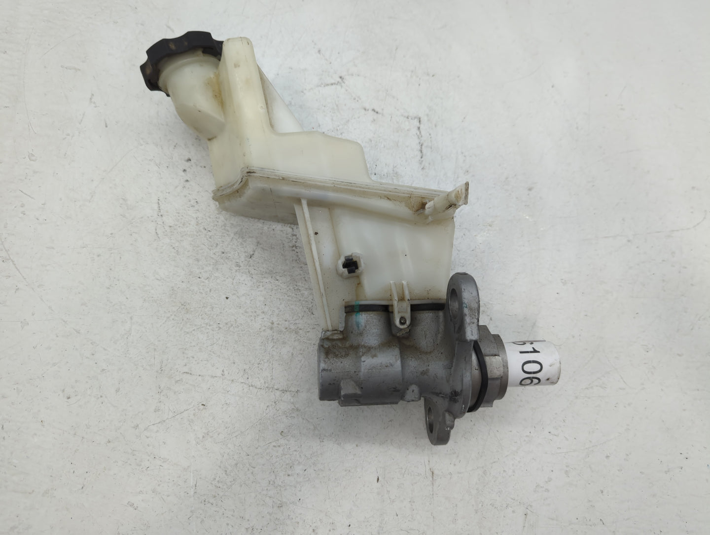 2018-2022 Chevrolet Equinox Brake Master Cylinder 610685 - Oemusedautoparts1.com