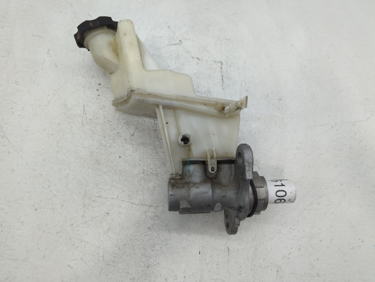 2018-2022 Chevrolet Equinox Brake Master Cylinder 610685 - Oemusedautoparts1.com