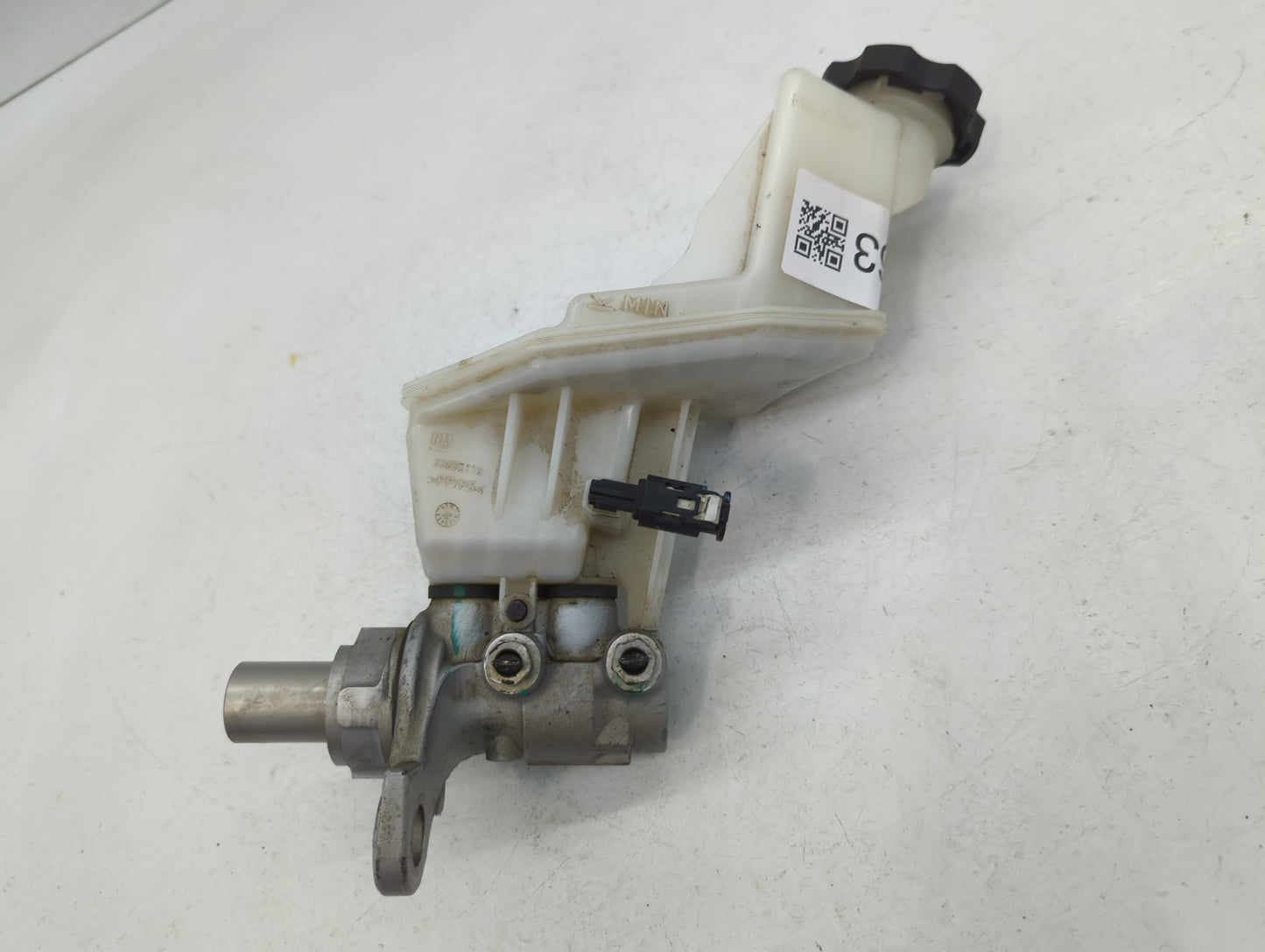 2018-2022 Chevrolet Equinox Brake Master Cylinder 610963 - Oemusedautoparts1.com