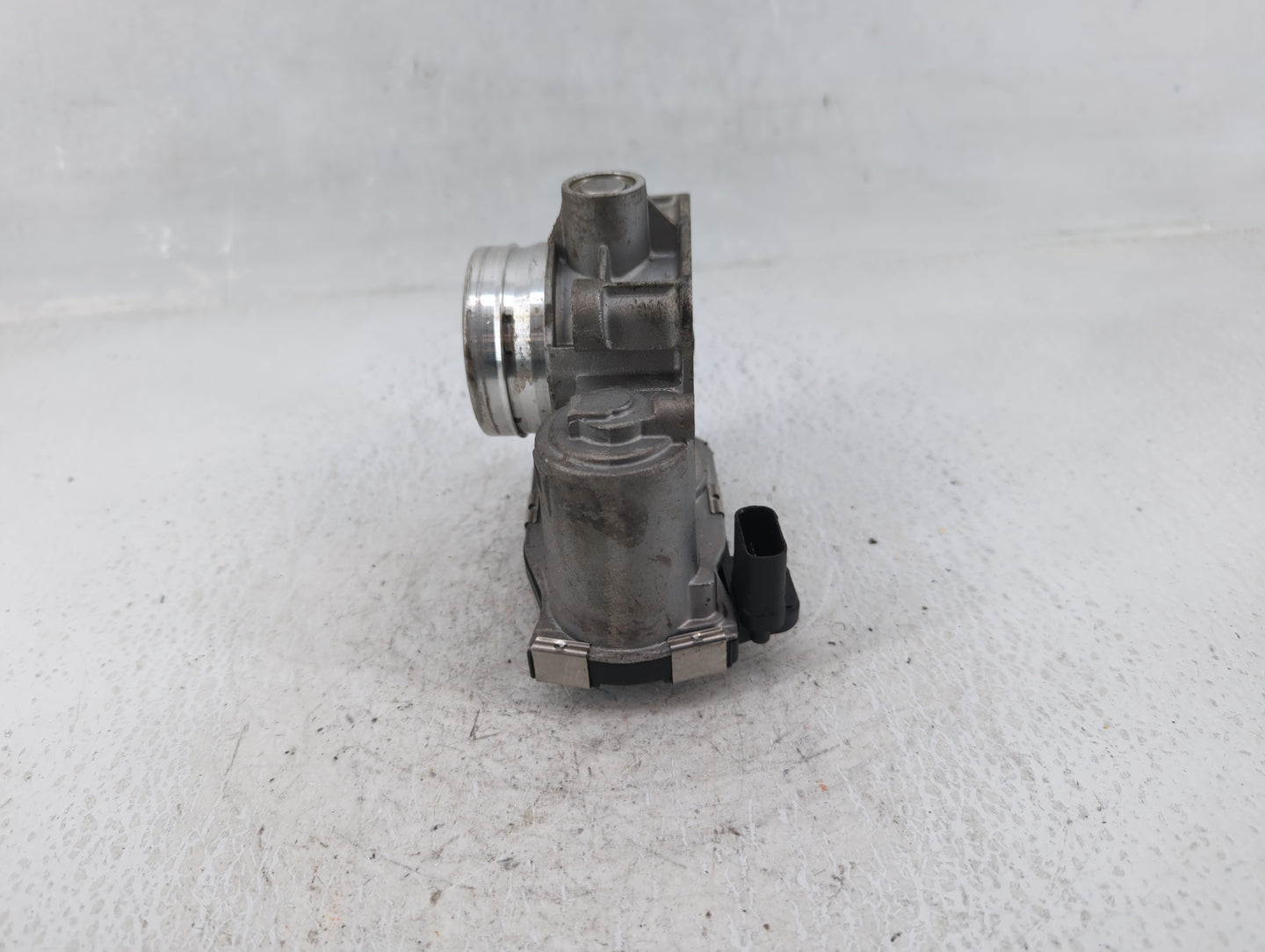 2018-2019 Chevrolet Equinox Throttle Body P/N:55496779AA Fits Fits 2017 2018 2019 OEM Used Auto Parts - Oemusedautoparts1.co