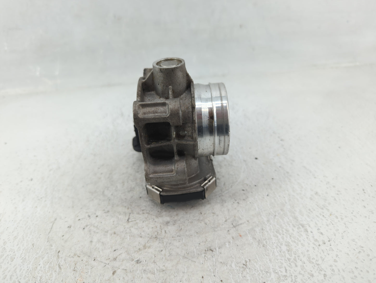 2018-2019 Chevrolet Equinox Throttle Body P/N:55496779AA Fits Fits 2017 2018 2019 OEM Used Auto Parts - Oemusedautoparts1.co