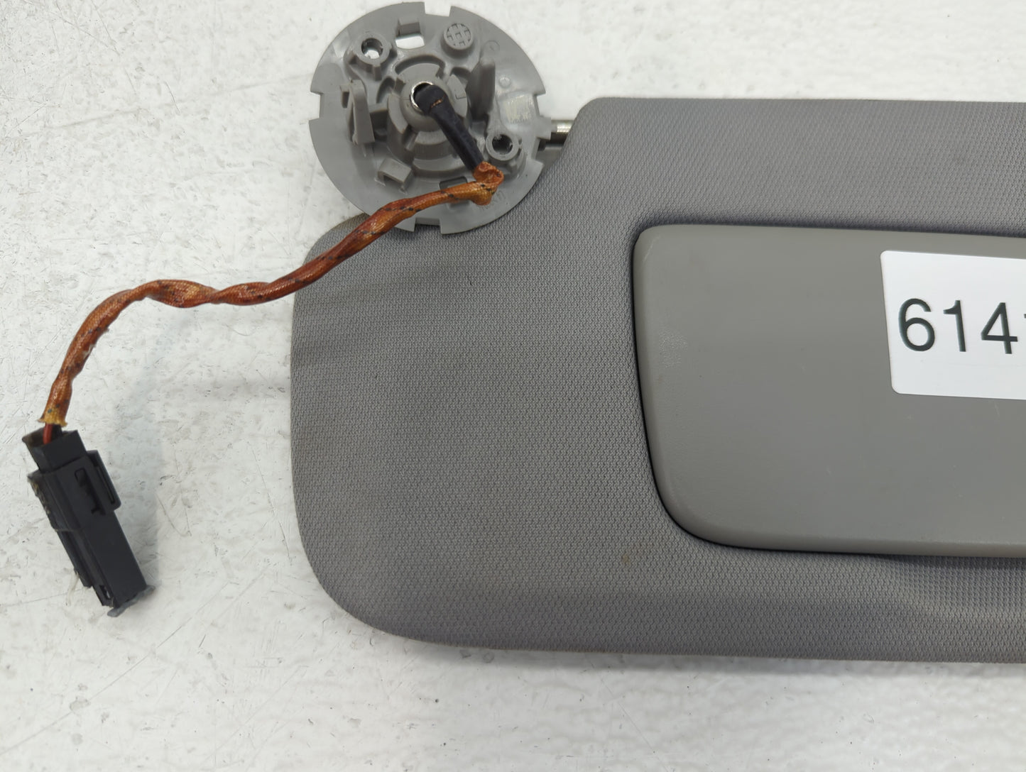 2018-2019 Chevrolet Equinox Sun Visor Shade Replacement Driver Left Mirror Fits Fits 2018 2019 OEM Used Auto Parts - Oemused