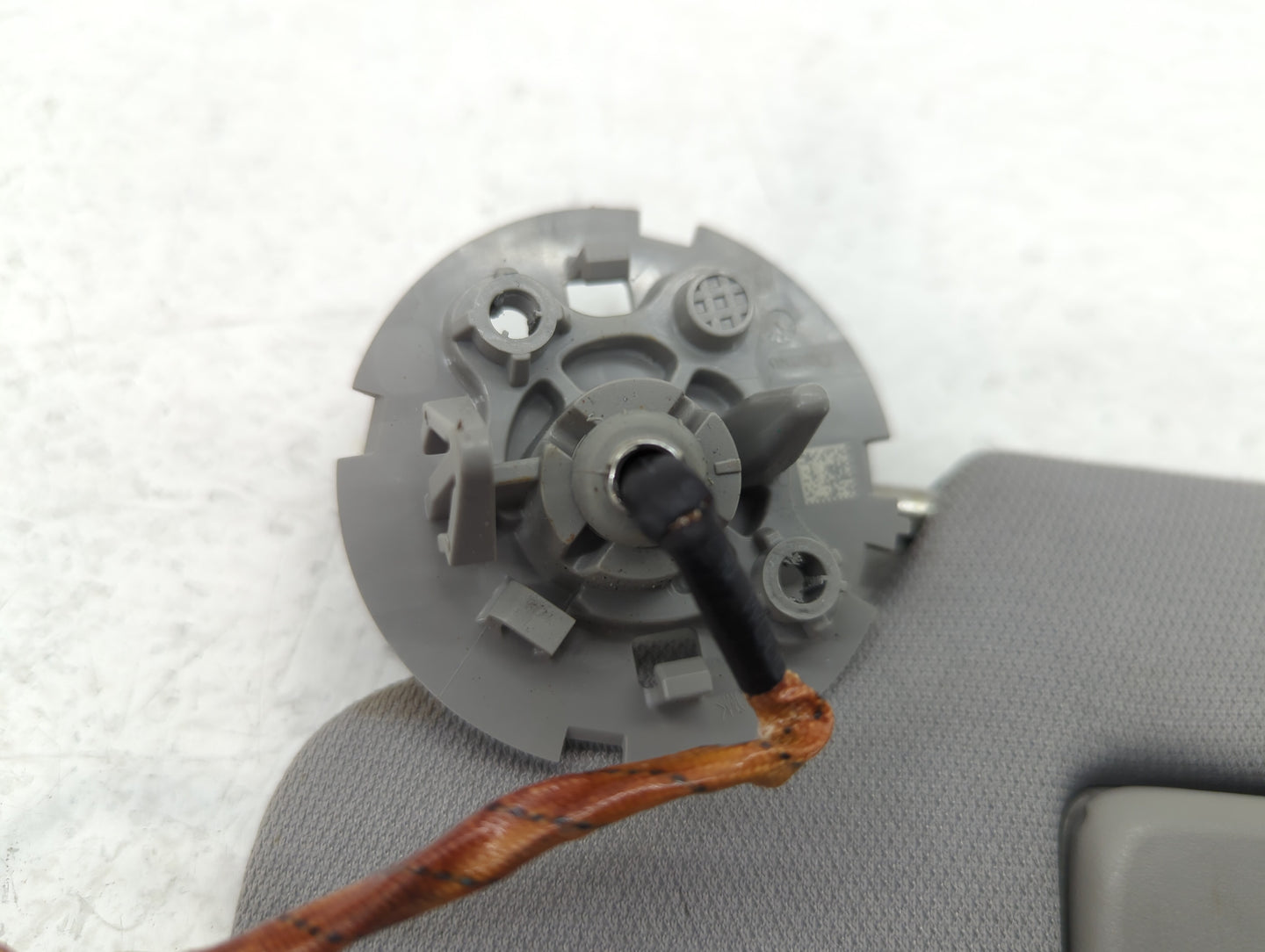 2018-2019 Chevrolet Equinox Sun Visor Shade Replacement Driver Left Mirror Fits Fits 2018 2019 OEM Used Auto Parts - Oemused