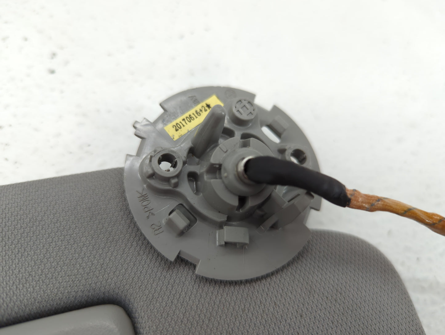 2018-2019 Chevrolet Equinox Sun Visor Shade Replacement Passenger Right Mirror Fits Fits 2018 2019 OEM Used Auto Parts - Oem