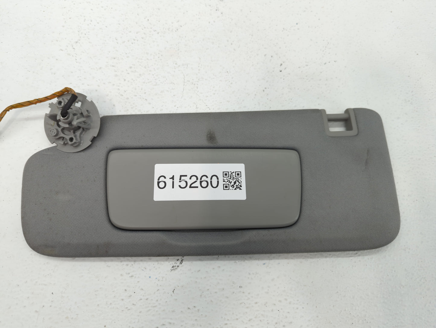 2018-2019 Chevrolet Equinox Sun Visor Shade Replacement Driver Left Mirror Fits Fits 2018 2019 OEM Used Auto Parts - Oemused