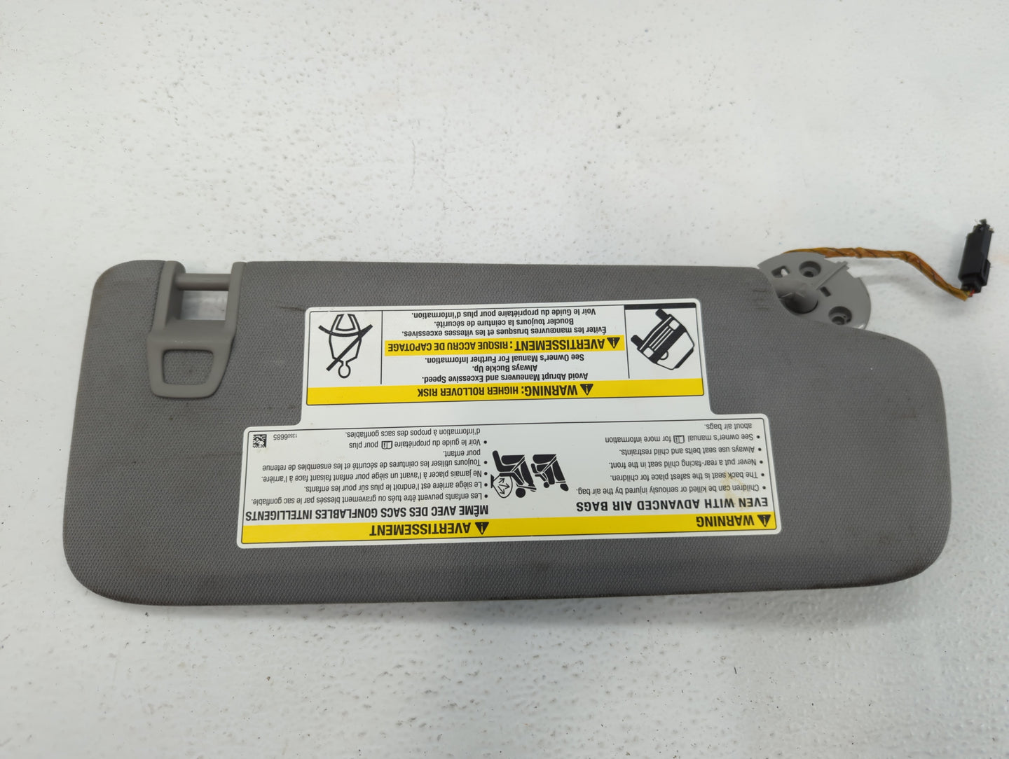 2018-2019 Chevrolet Equinox Sun Visor Shade Replacement Driver Left Mirror Fits Fits 2018 2019 OEM Used Auto Parts - Oemused