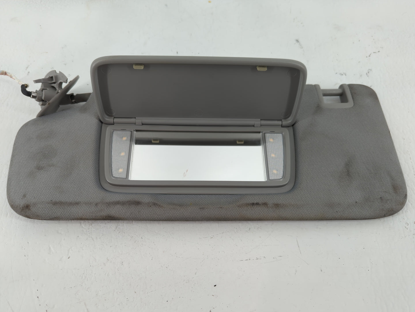 2018-2019 Chevrolet Equinox Sun Visor Shade Replacement Driver Left Mirror Fits Fits 2018 2019 OEM Used Auto Parts - Oemused