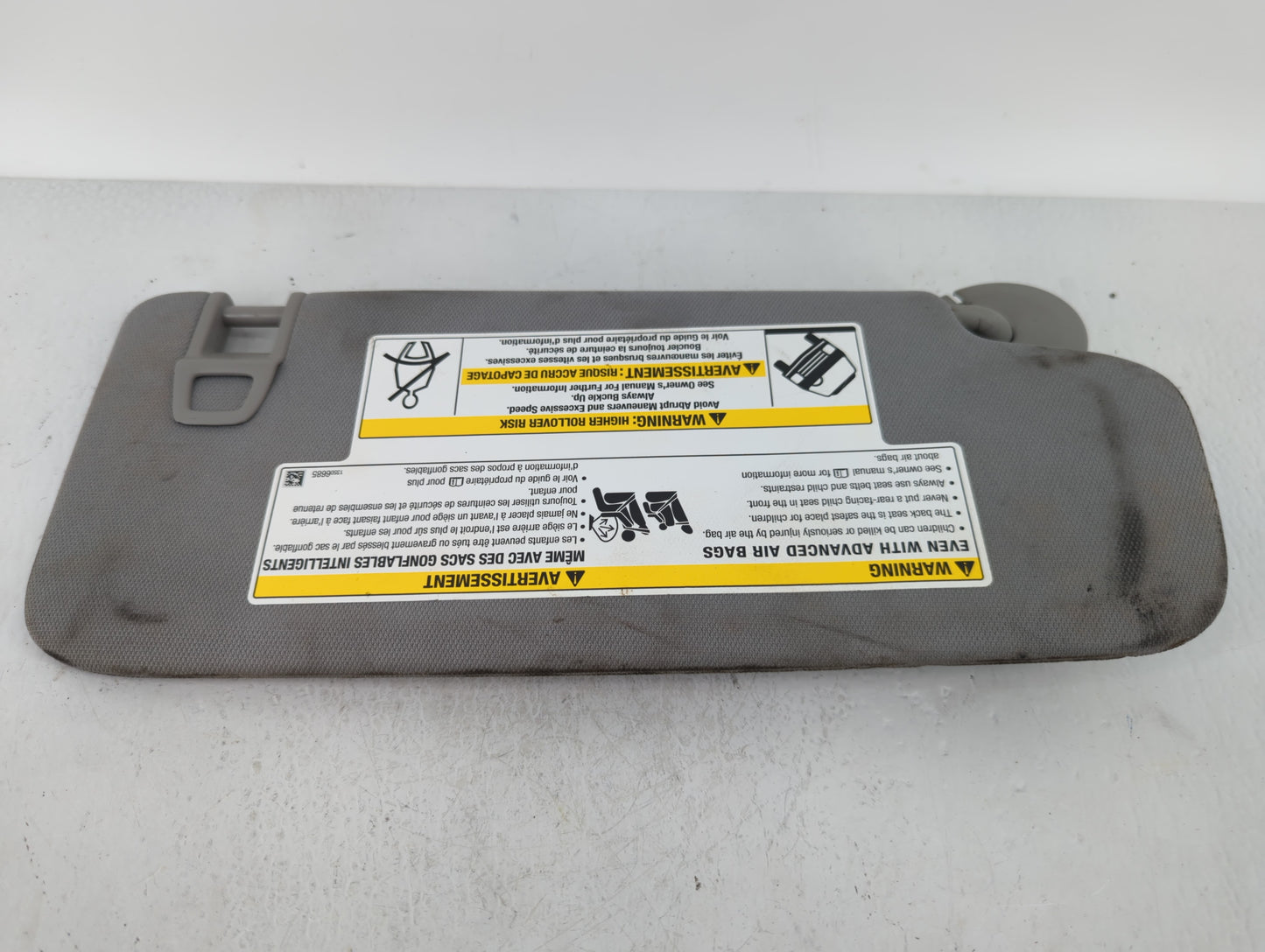 2018-2019 Chevrolet Equinox Sun Visor Shade Replacement Driver Left Mirror Fits Fits 2018 2019 OEM Used Auto Parts - Oemused