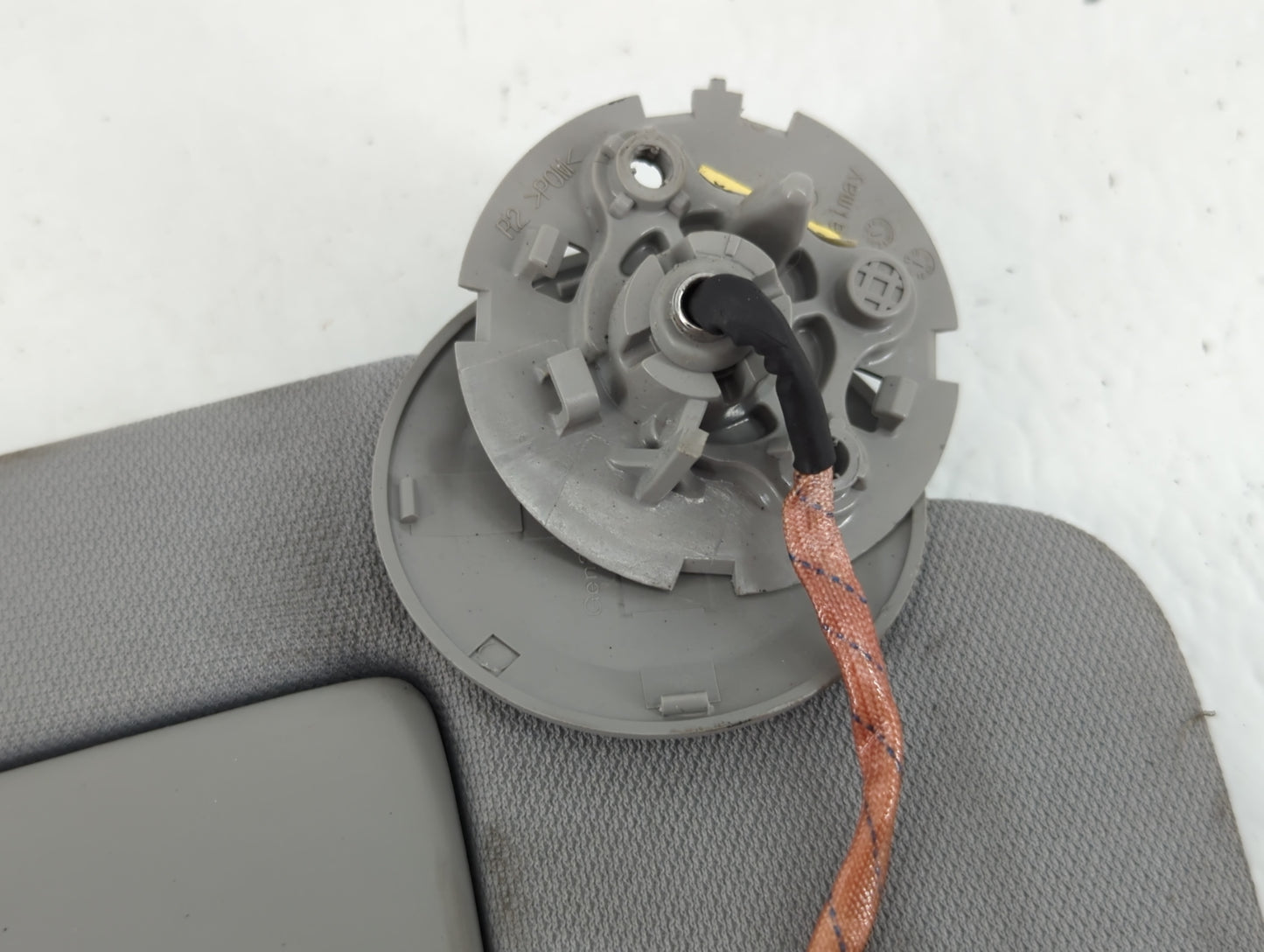 2018-2019 Chevrolet Equinox Sun Visor Shade Replacement Passenger Right Mirror Fits Fits 2018 2019 OEM Used Auto Parts - Oem