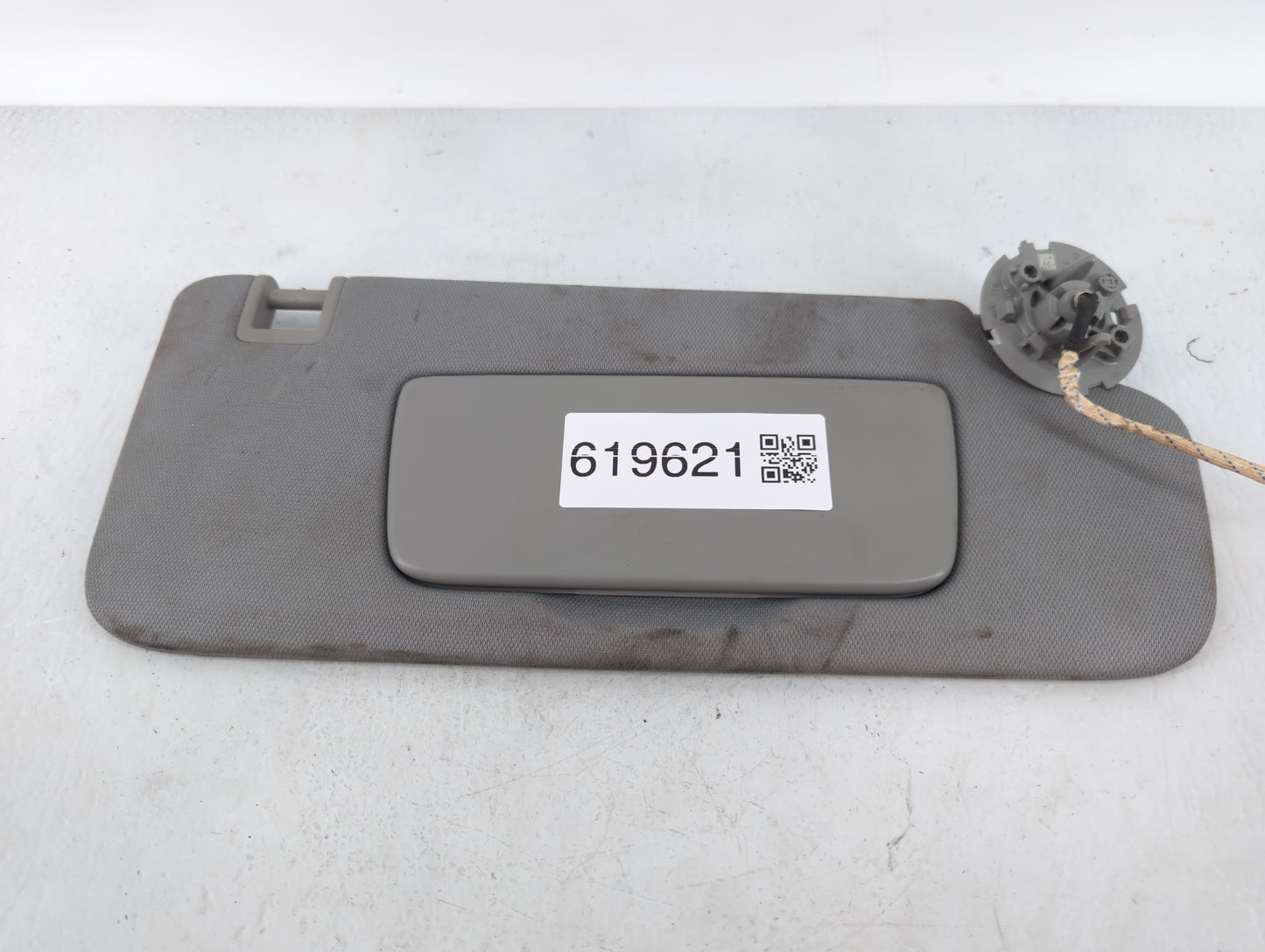 2018-2019 Chevrolet Equinox Sun Visor Shade Replacement Driver Left Mirror Fits Fits 2018 2019 OEM Used Auto Parts - Oemused