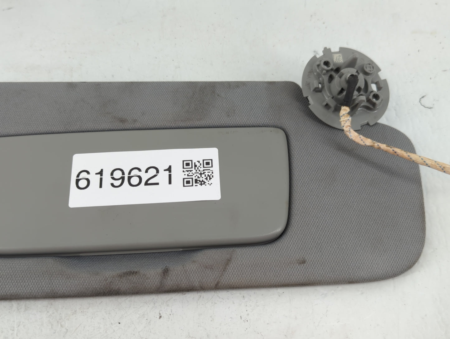 2018-2019 Chevrolet Equinox Sun Visor Shade Replacement Driver Left Mirror Fits Fits 2018 2019 OEM Used Auto Parts - Oemused