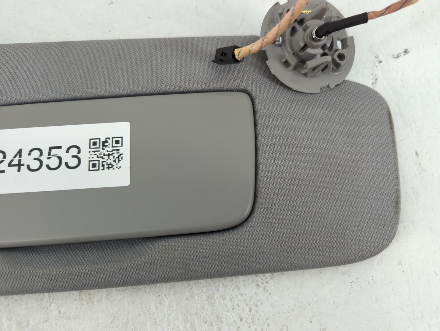 2018-2019 Chevrolet Equinox Sun Visor Shade Replacement Passenger Right Mirror Fits Fits 2018 2019 OEM Used Auto Parts - Oem