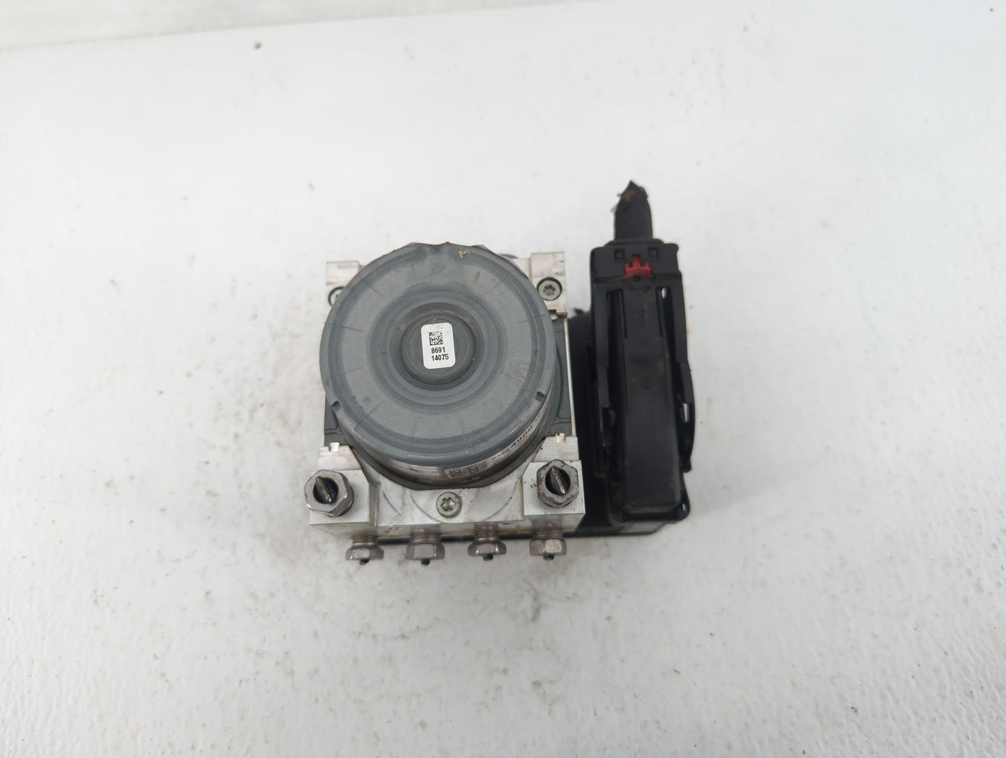 2018-2019 Chevrolet Equinox ABS Pump Control Module Replacement P/N:84254906 Fits Fits 2018 2019 2020 2021 OEM Used Auto Par