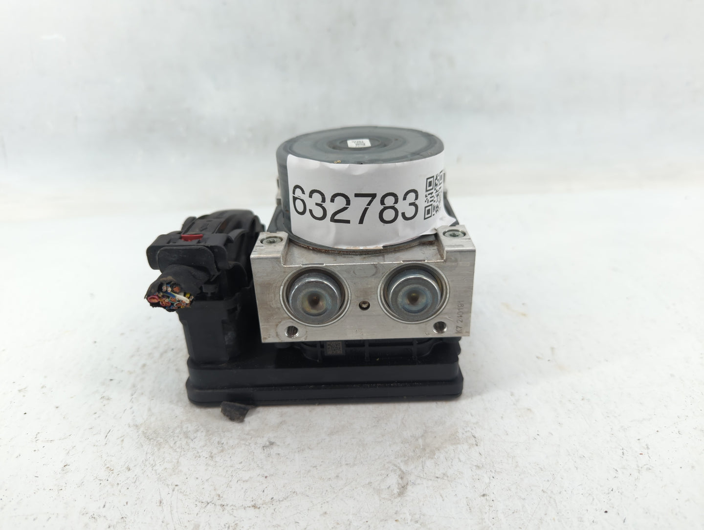 2018-2019 Chevrolet Equinox ABS Pump Control Module Replacement P/N:84254906 Fits Fits 2018 2019 2020 2021 OEM Used Auto Par
