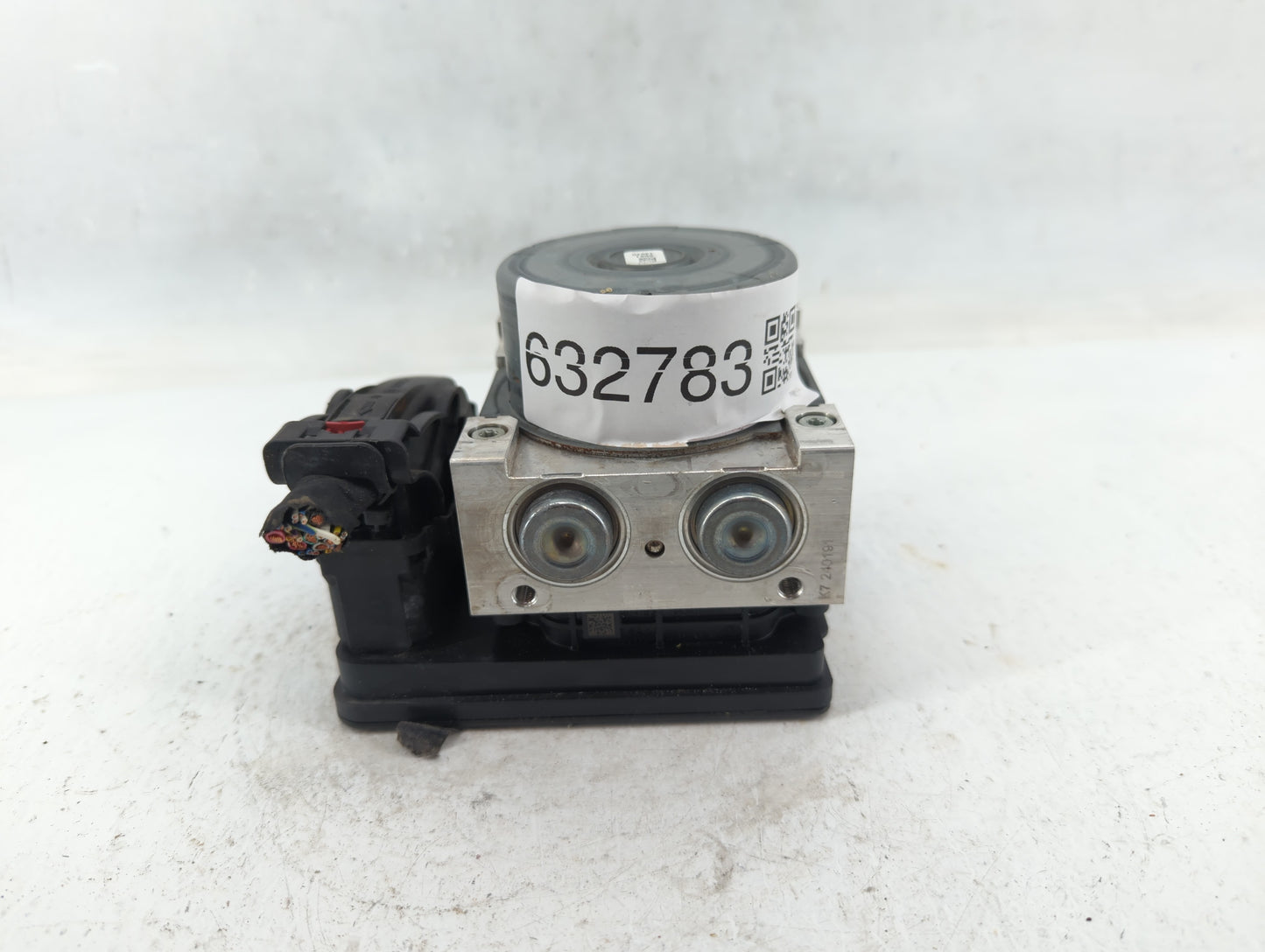 2018-2019 Chevrolet Equinox ABS Pump Control Module Replacement P/N:84254906 Fits Fits 2018 2019 2020 2021 OEM Used Auto Par
