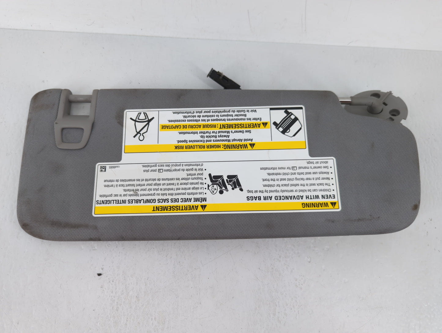 2018-2019 Chevrolet Equinox Sun Visor Shade Replacement Driver Left Mirror Fits Fits 2018 2019 OEM Used Auto Parts - Oemused