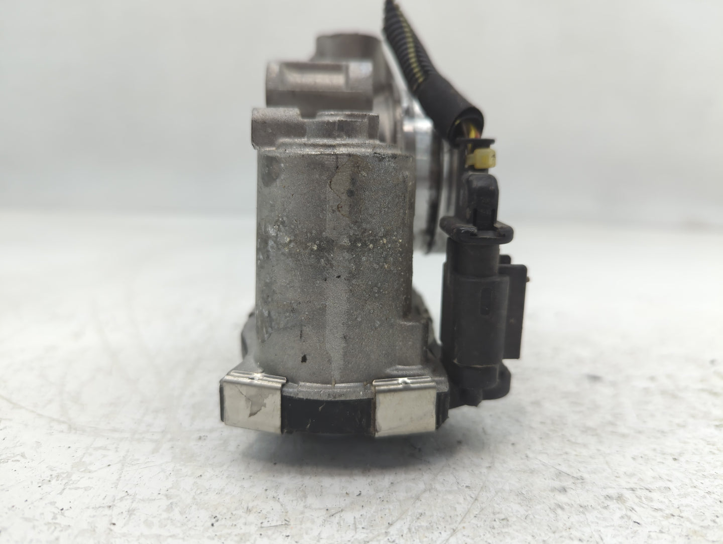 2018-2022 Chevrolet Equinox Throttle Body P/N:12671379AA Fits Fits 2016 2017 2018 2019 2020 2021 2022 OEM Used Auto Parts - 