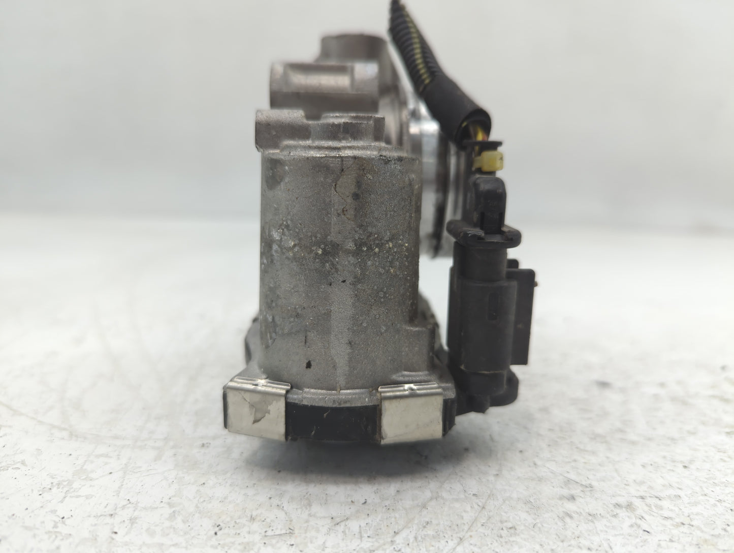 2018-2022 Chevrolet Equinox Throttle Body P/N:12671379AA Fits Fits 2016 2017 2018 2019 2020 2021 2022 OEM Used Auto Parts - 