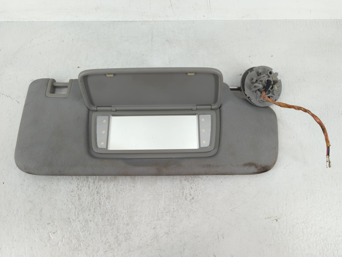 2018-2019 Chevrolet Equinox Sun Visor Shade Replacement Passenger Right Mirror Fits Fits 2018 2019 OEM Used Auto Parts - Oem