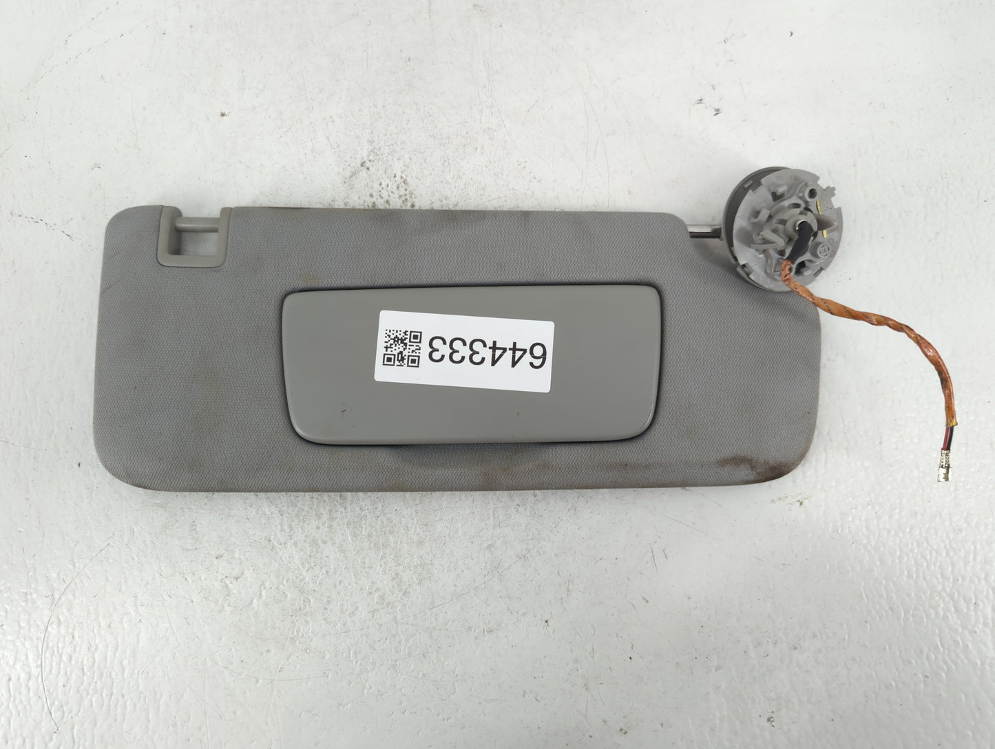 2018-2019 Chevrolet Equinox Sun Visor Shade Replacement Passenger Right Mirror Fits Fits 2018 2019 OEM Used Auto Parts - Oem