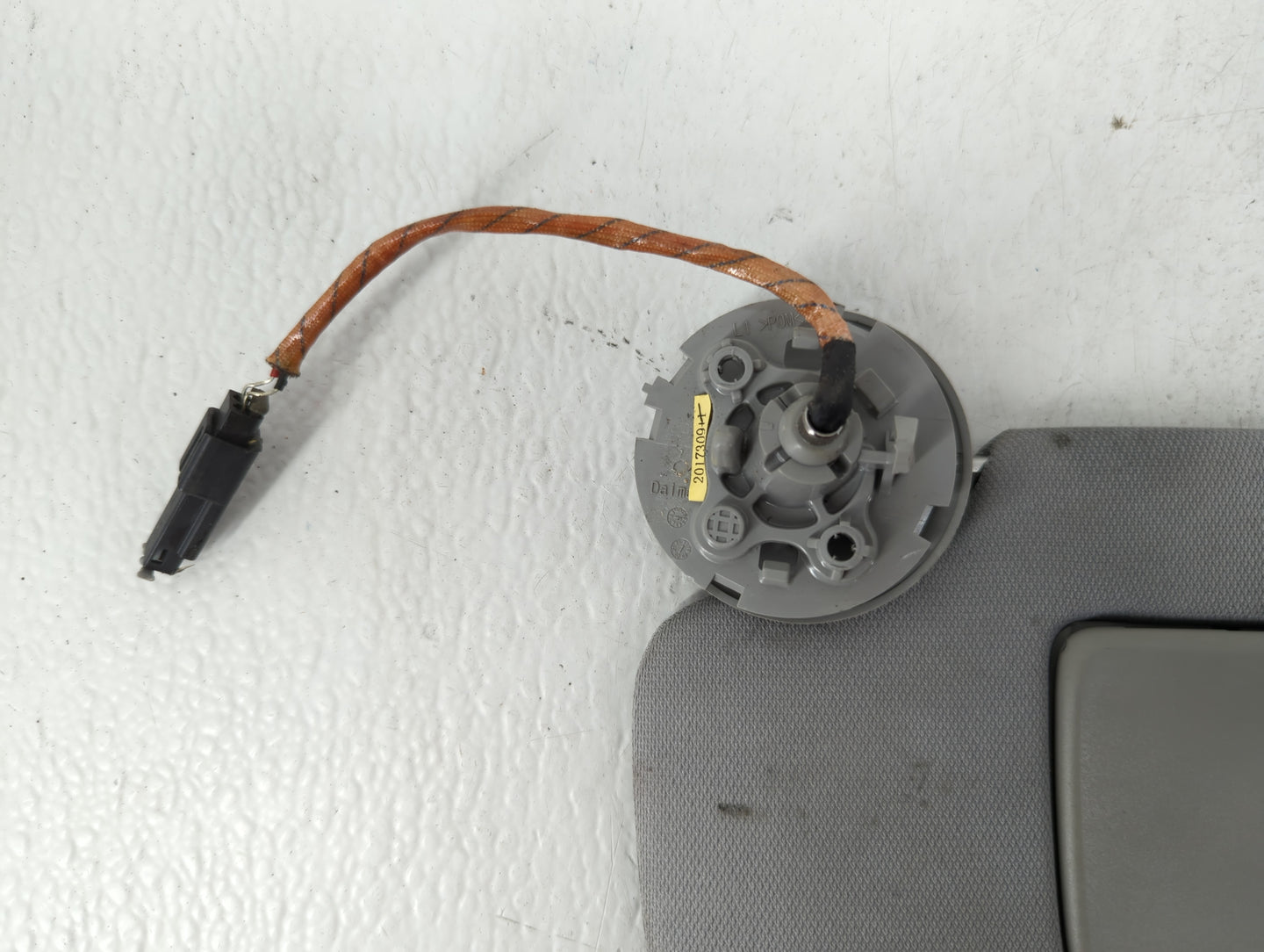 2018-2019 Chevrolet Equinox Sun Visor Shade Replacement Driver Left Mirror Fits Fits 2018 2019 OEM Used Auto Parts - Oemused