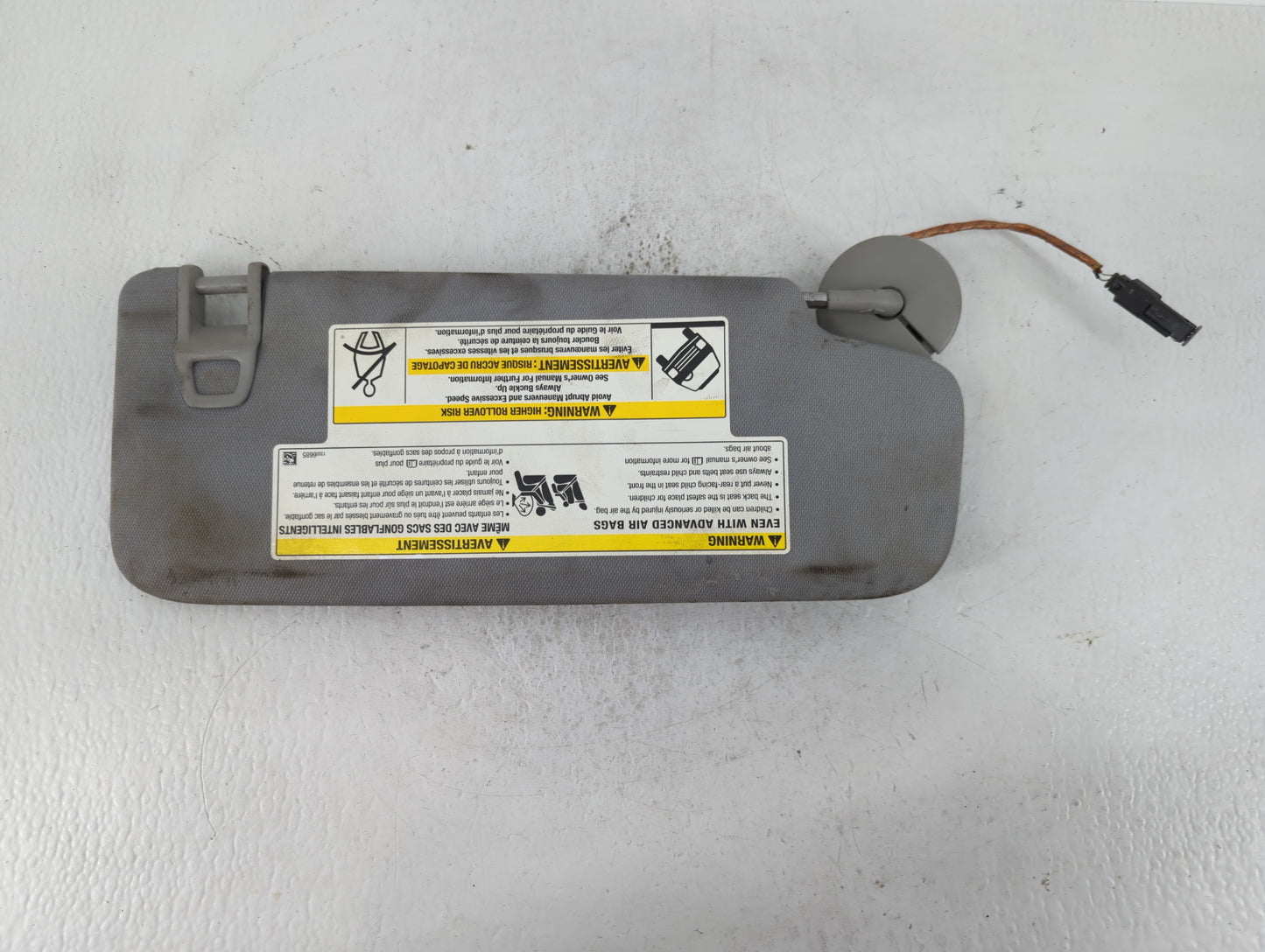 2018-2019 Chevrolet Equinox Sun Visor Shade Replacement Driver Left Mirror Fits Fits 2018 2019 OEM Used Auto Parts - Oemused