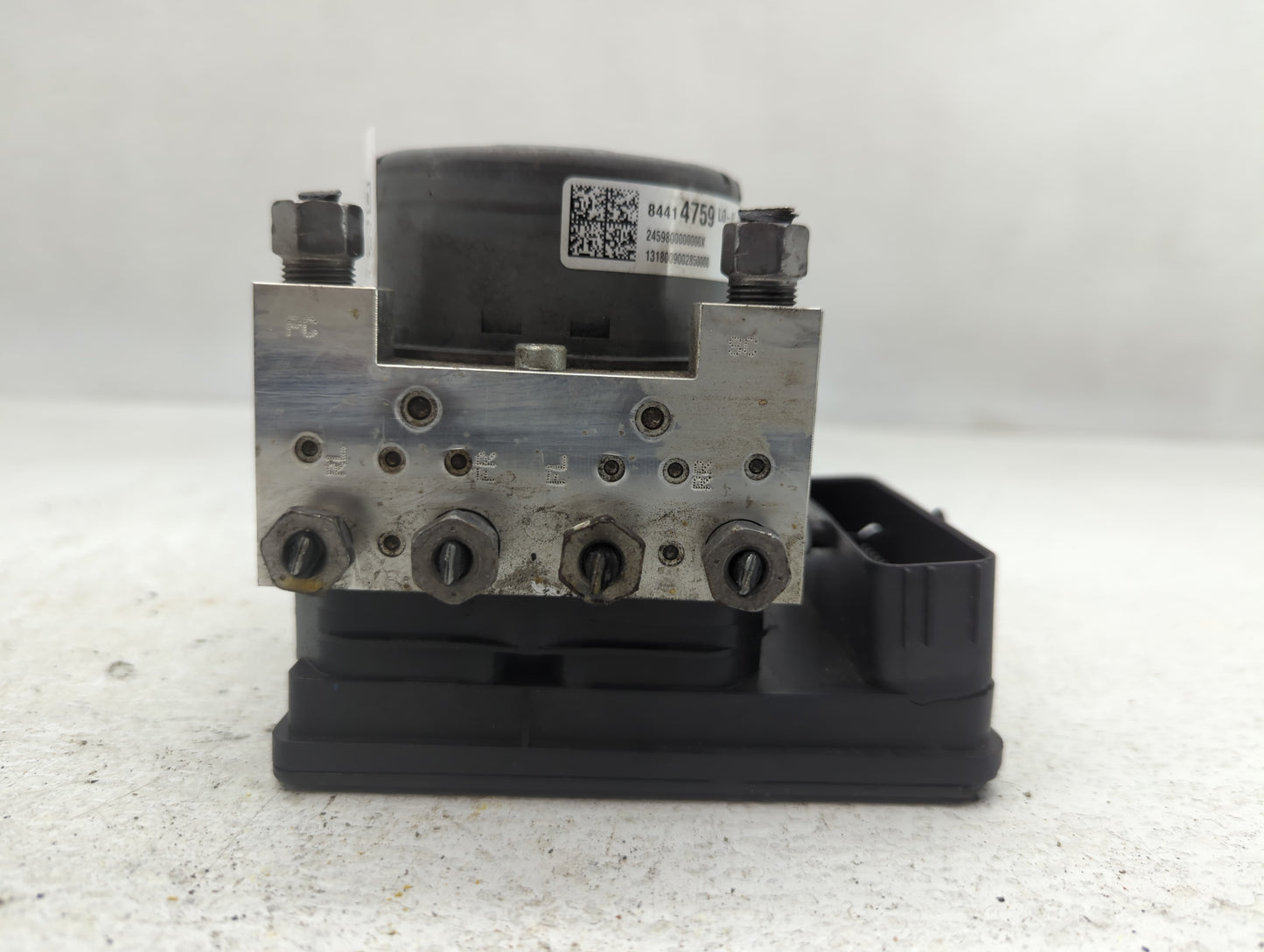 2018-2019 Chevrolet Equinox ABS Pump Control Module Replacement P/N:84414759 Fits Fits 2018 2019 2020 2021 OEM Used Auto Par