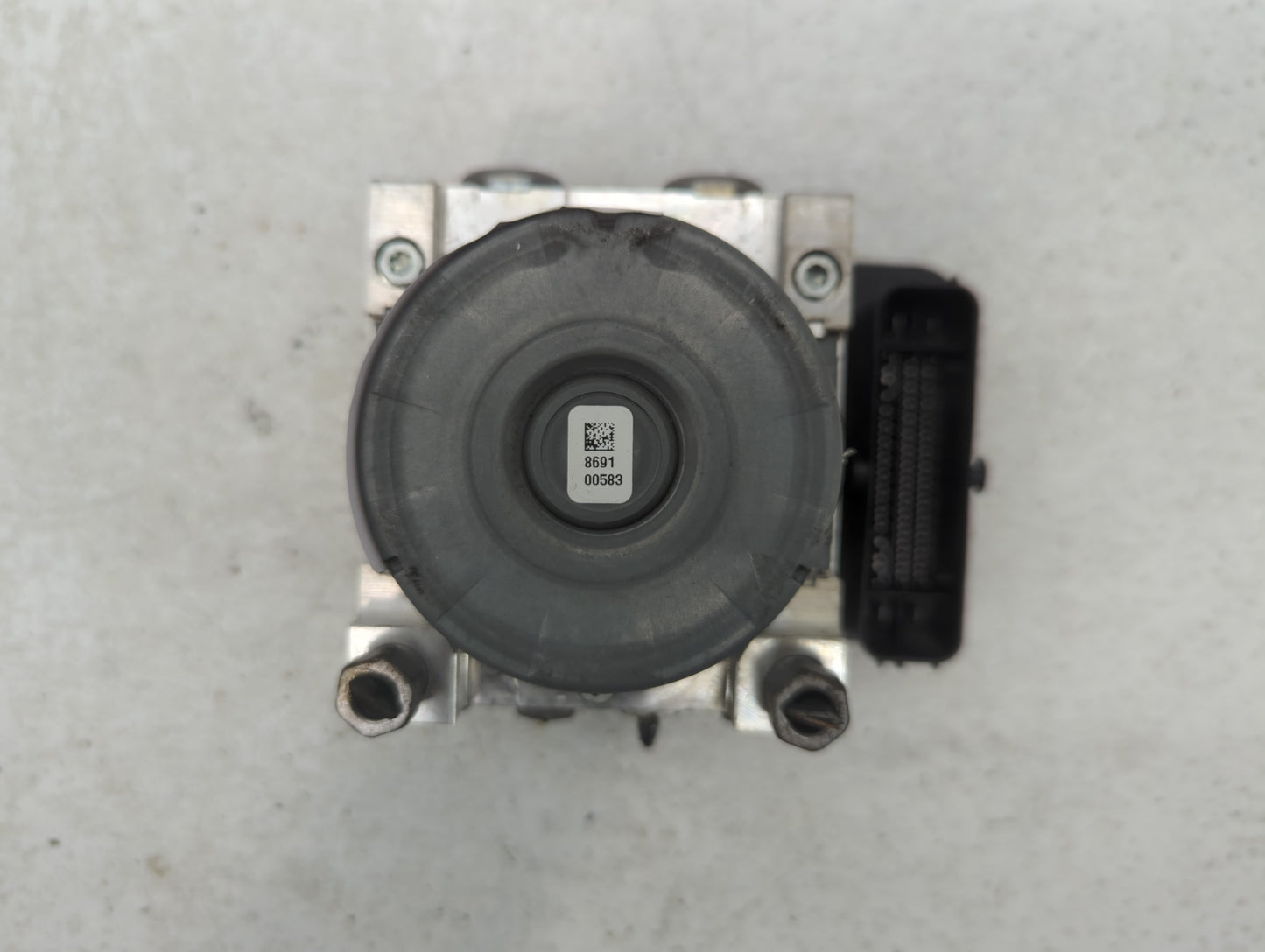 2018-2019 Chevrolet Equinox ABS Pump Control Module Replacement P/N:84414759 Fits Fits 2018 2019 2020 2021 OEM Used Auto Par