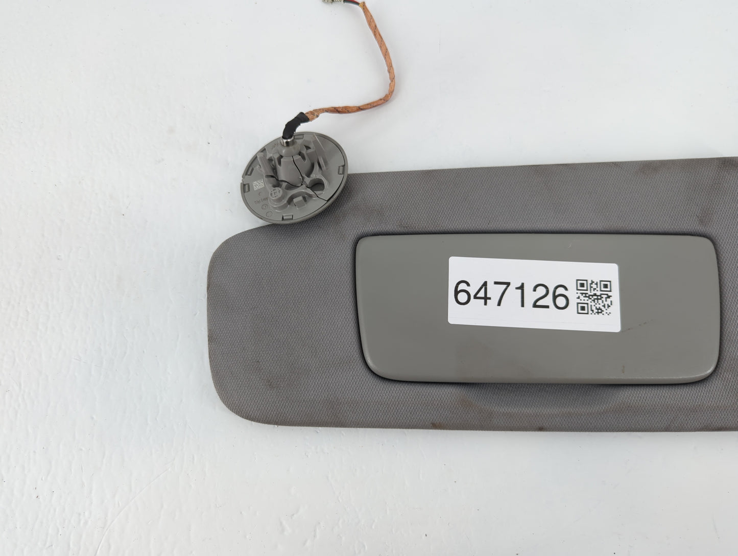 2018-2019 Chevrolet Equinox Sun Visor Shade Replacement Passenger Right Mirror Fits Fits 2018 2019 OEM Used Auto Parts - Oem