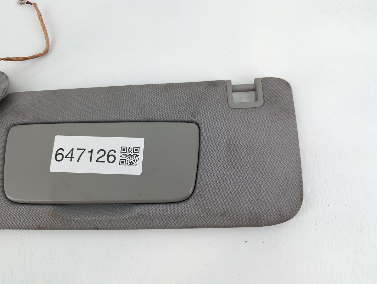 2018-2019 Chevrolet Equinox Sun Visor Shade Replacement Passenger Right Mirror Fits Fits 2018 2019 OEM Used Auto Parts - Oem