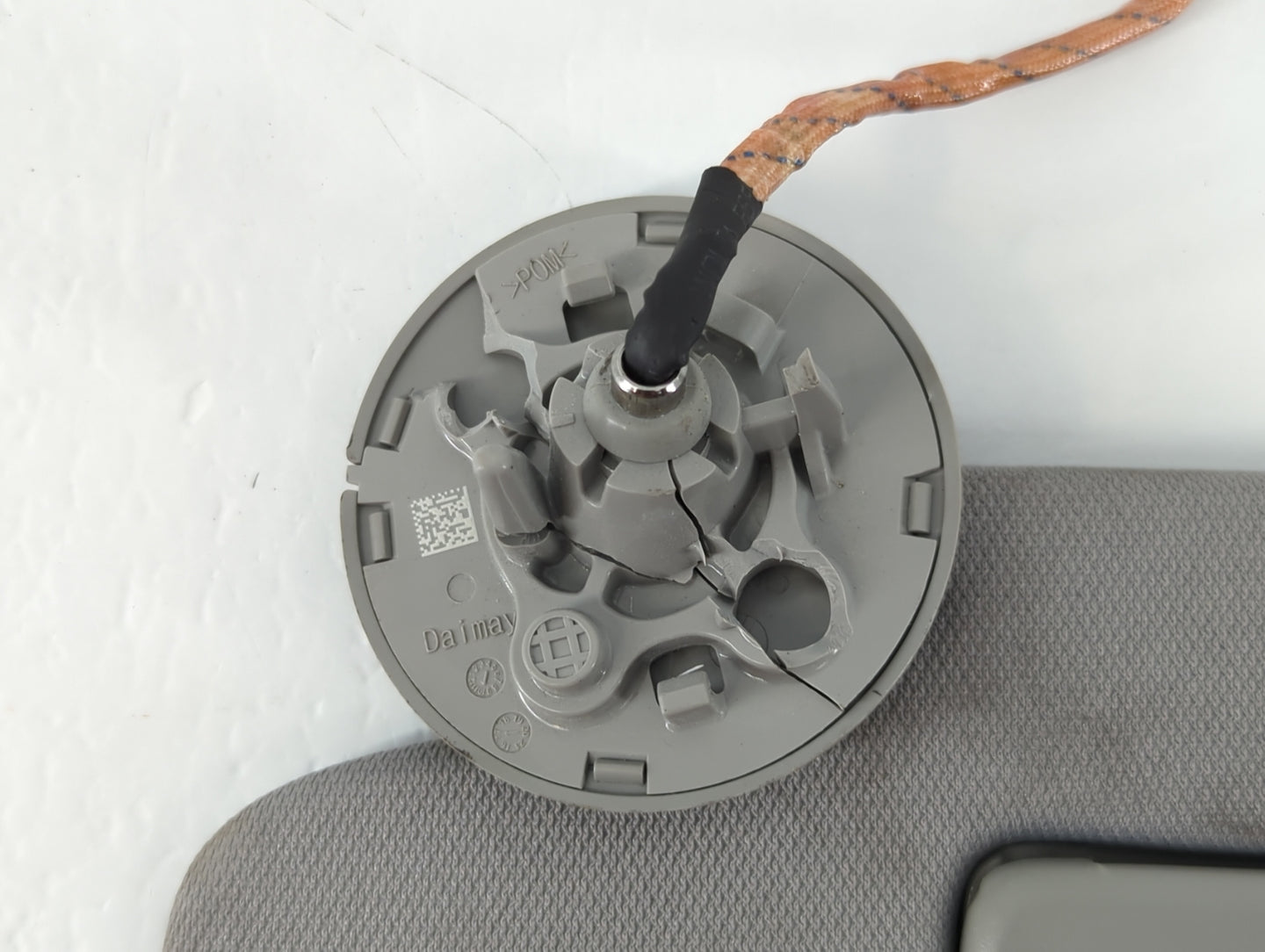 2018-2019 Chevrolet Equinox Sun Visor Shade Replacement Passenger Right Mirror Fits Fits 2018 2019 OEM Used Auto Parts - Oem