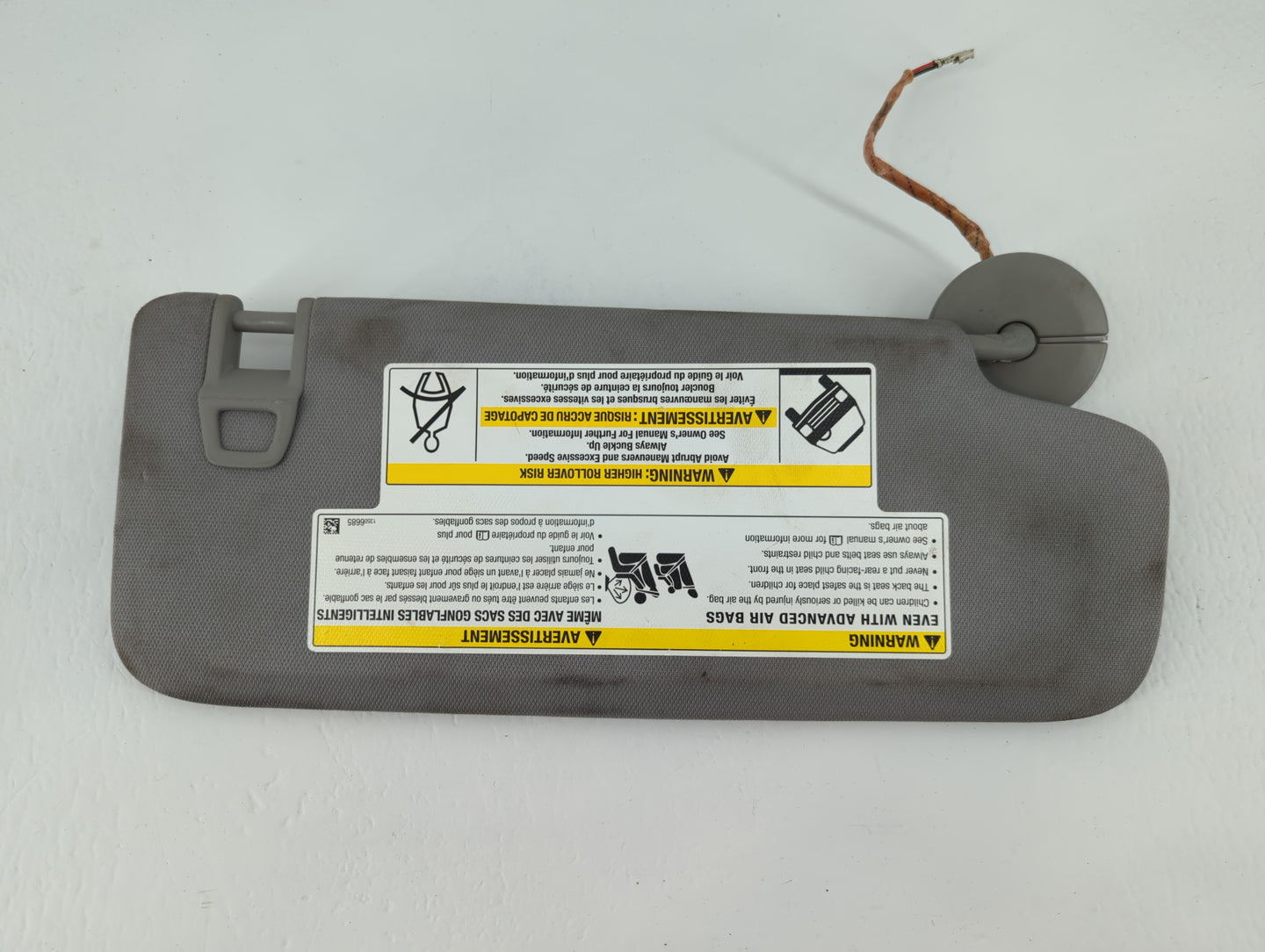 2018-2019 Chevrolet Equinox Sun Visor Shade Replacement Passenger Right Mirror Fits Fits 2018 2019 OEM Used Auto Parts - Oem