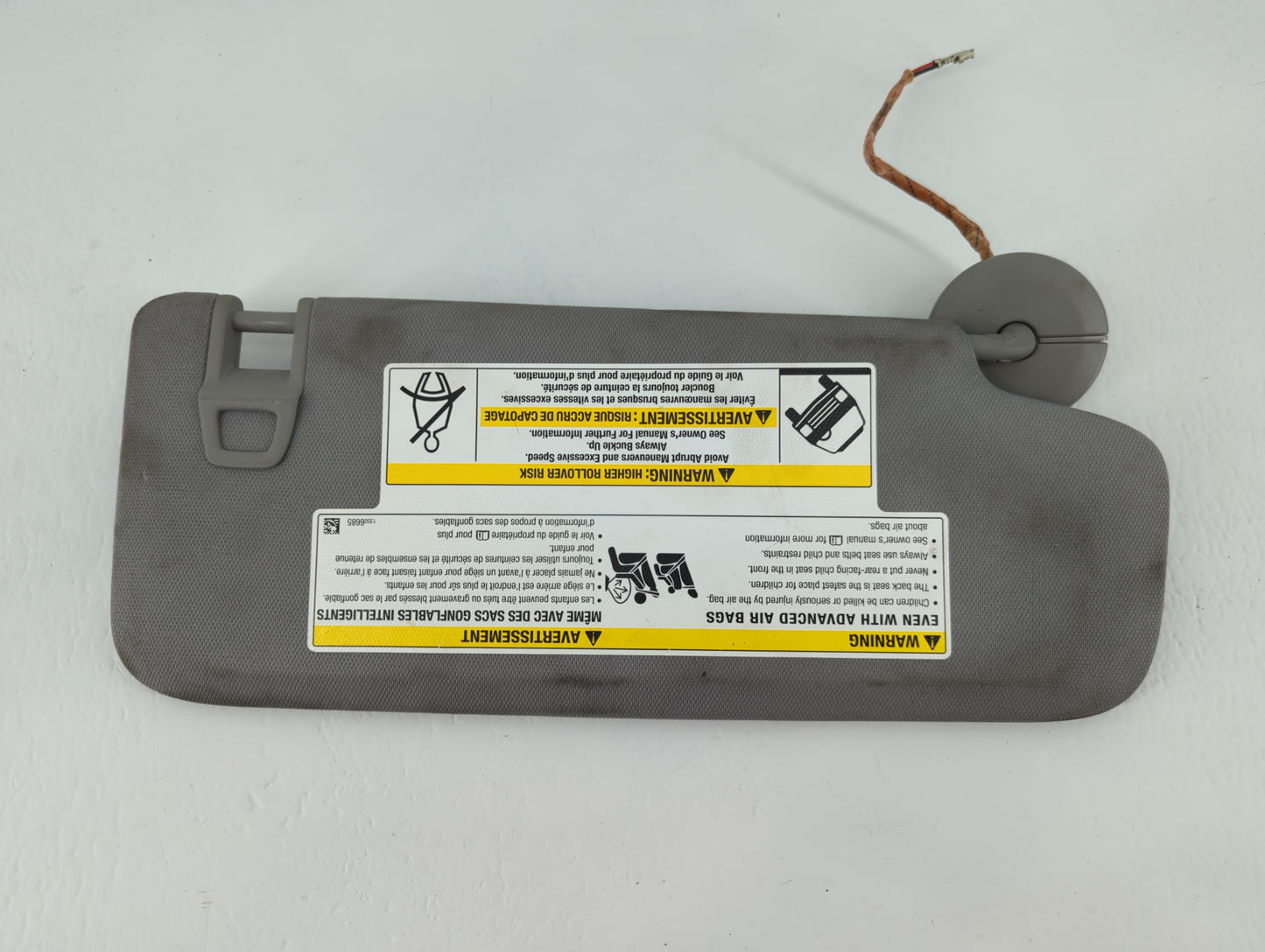 2018-2019 Chevrolet Equinox Sun Visor Shade Replacement Passenger Right Mirror Fits Fits 2018 2019 OEM Used Auto Parts - Oem