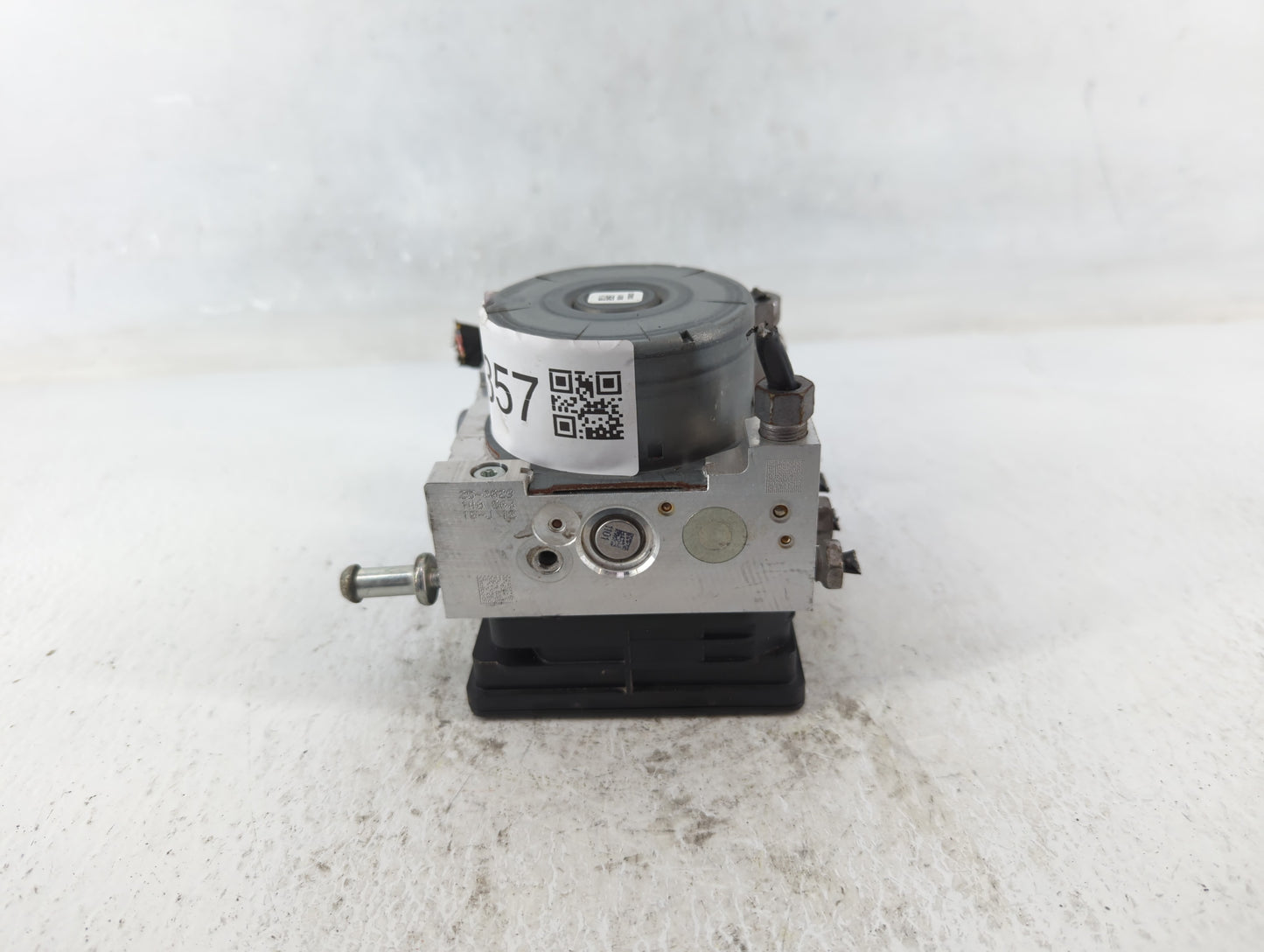 2018-2019 Chevrolet Equinox ABS Pump Control Module Replacement P/N:84414759 Fits Fits 2018 2019 2020 2021 OEM Used Auto Par