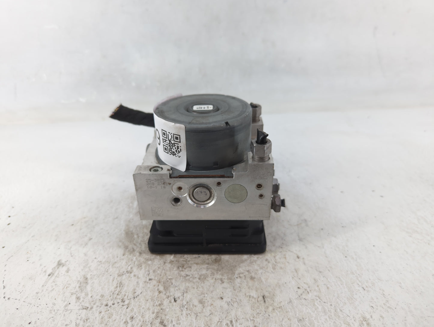 2018-2019 Chevrolet Equinox ABS Pump Control Module Replacement P/N:84342052 Fits Fits 2018 2019 2020 2021 OEM Used Auto Par