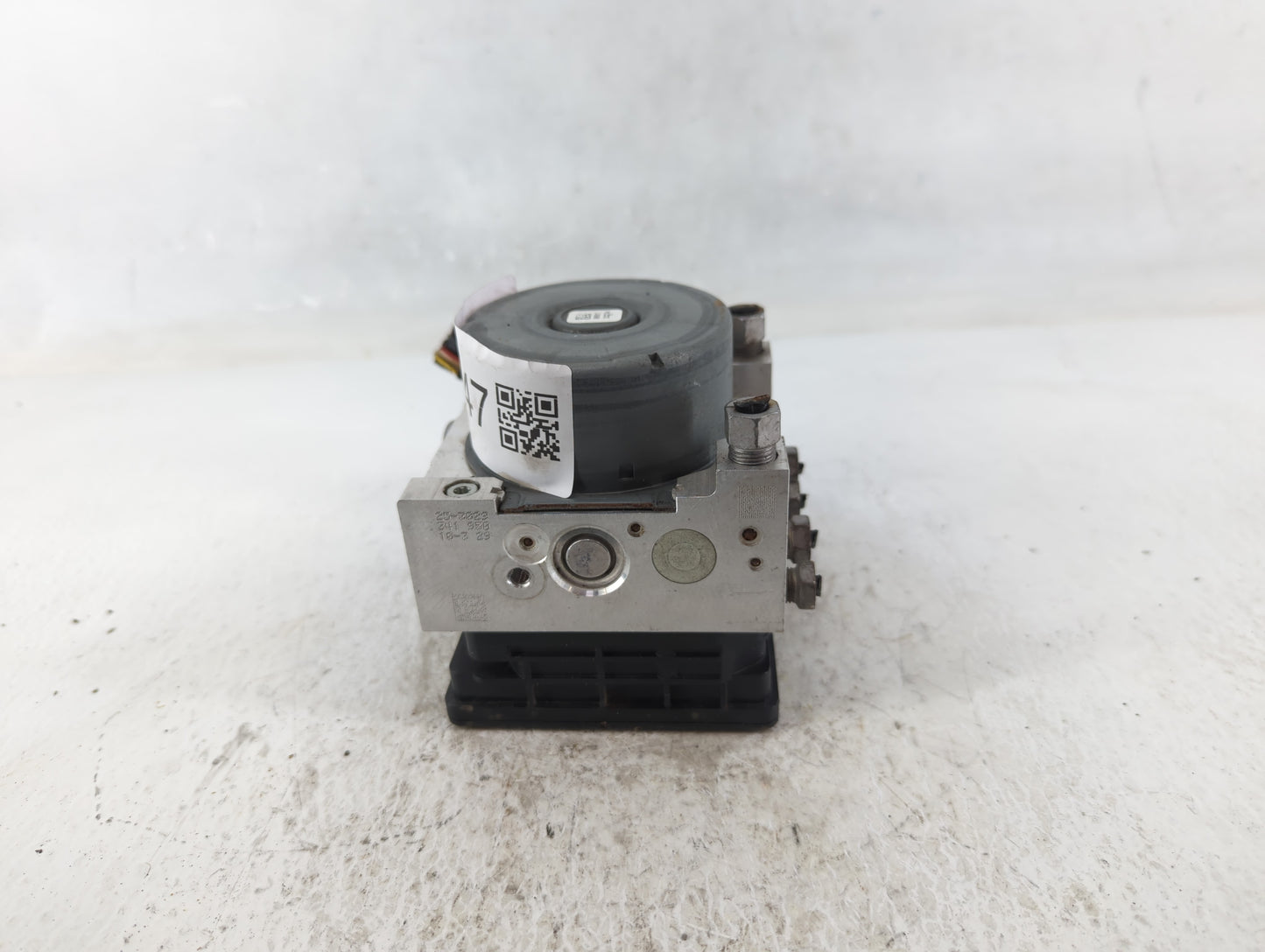 2018-2019 Chevrolet Equinox ABS Pump Control Module Replacement P/N:84414759 Fits Fits 2018 2019 2020 2021 OEM Used Auto Par