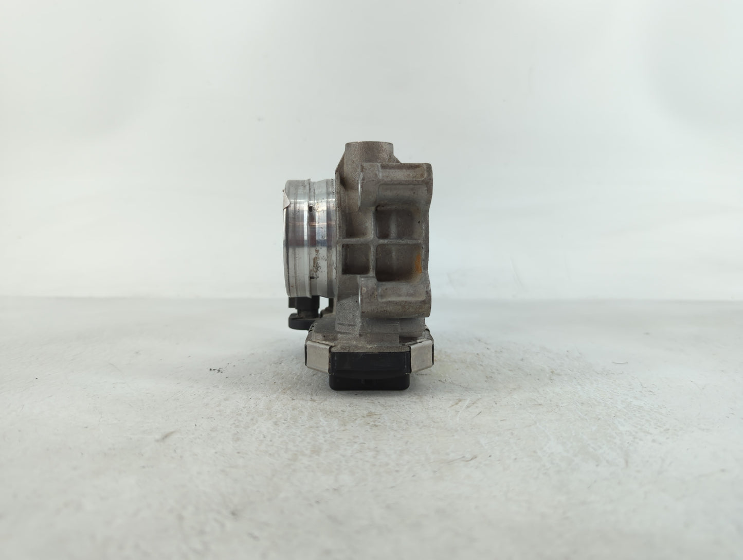 2018-2022 Chevrolet Equinox Throttle Body P/N:12671379AA Fits Fits 2016 2017 2018 2019 2020 2021 2022 OEM Used Auto Parts - 