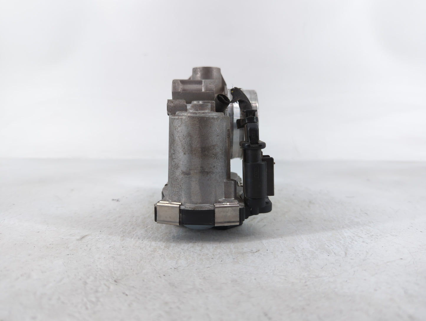 2018-2022 Chevrolet Equinox Throttle Body P/N:12671379AA Fits Fits 2016 2017 2018 2019 2020 2021 2022 OEM Used Auto Parts - 
