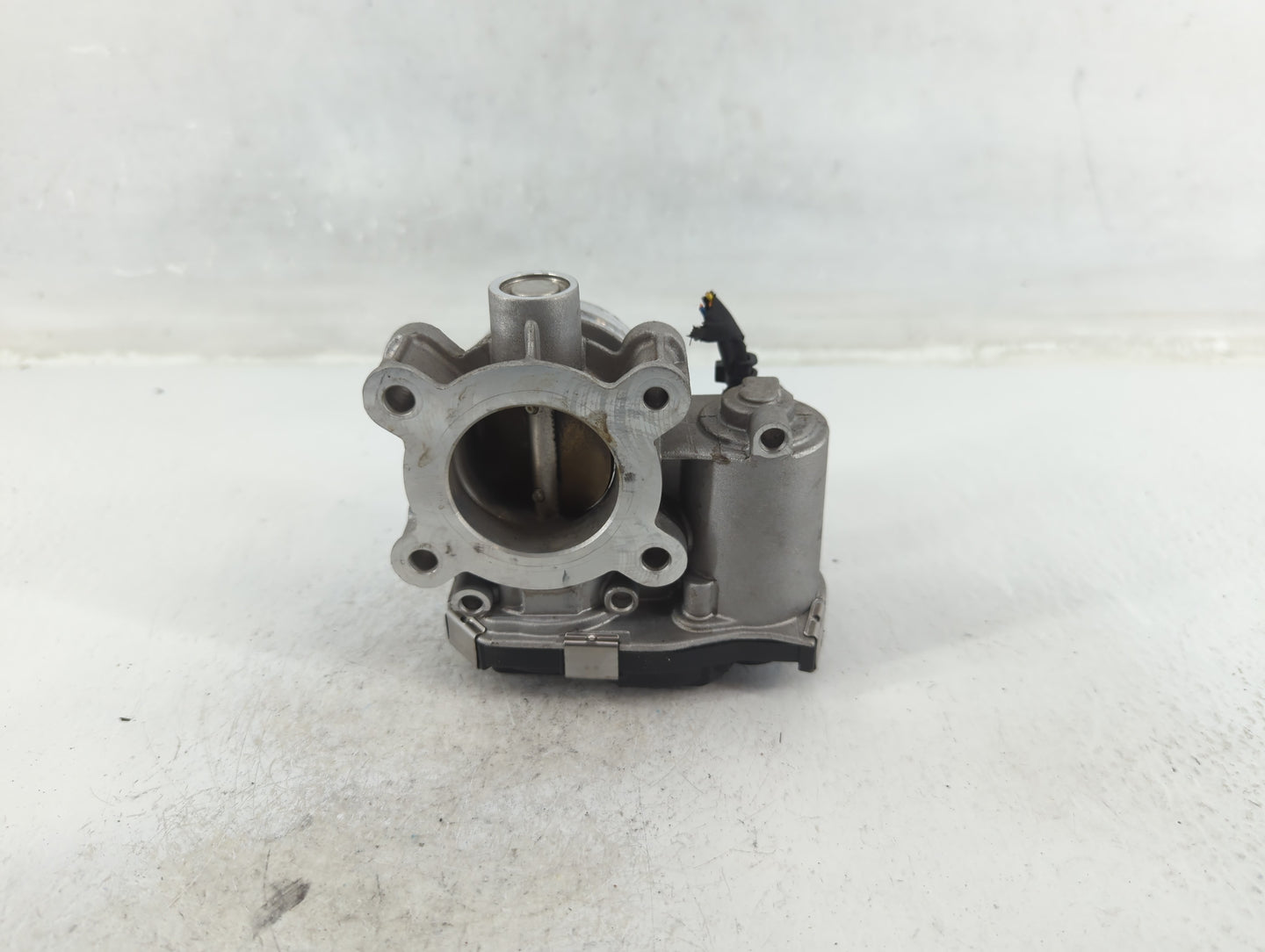 2018-2022 Chevrolet Equinox Throttle Body P/N:12671379AA Fits Fits 2016 2017 2018 2019 2020 2021 2022 OEM Used Auto Parts - 
