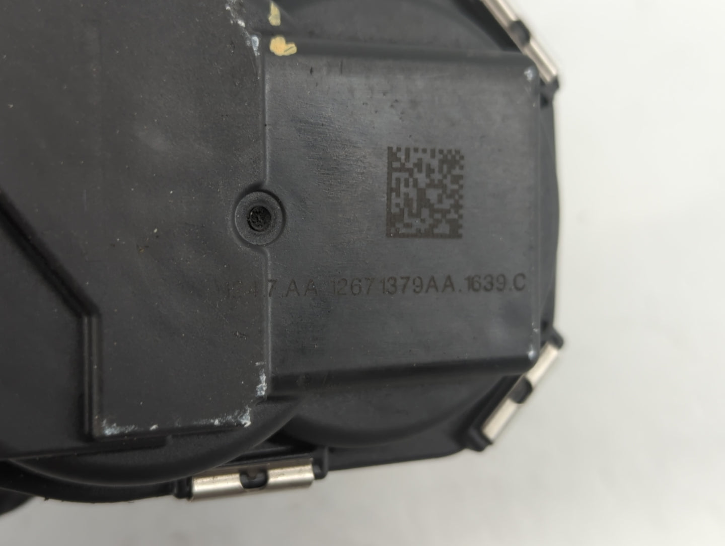 2018-2022 Chevrolet Equinox Throttle Body P/N:12671379AA Fits Fits 2016 2017 2018 2019 2020 2021 2022 OEM Used Auto Parts - 