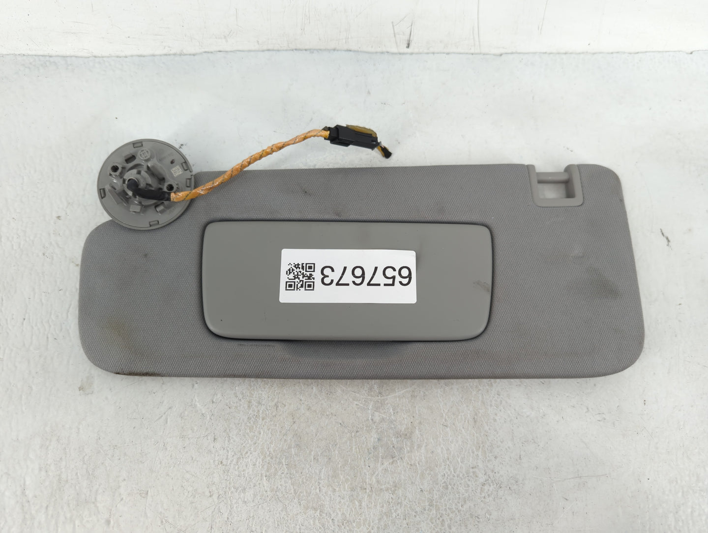 2018-2019 Chevrolet Equinox Sun Visor Shade Replacement Driver Left Mirror Fits Fits 2018 2019 OEM Used Auto Parts - Oemused