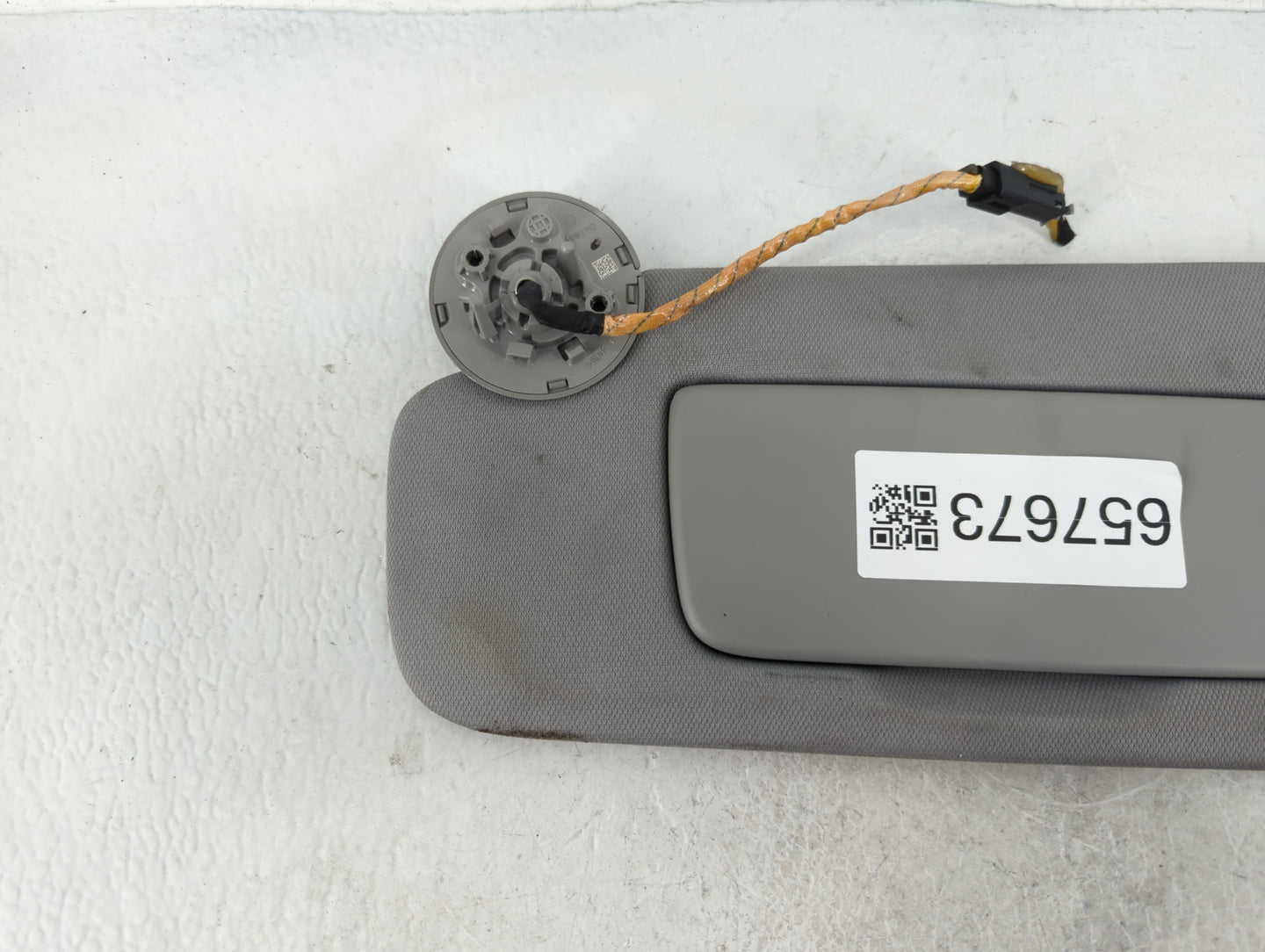 2018-2019 Chevrolet Equinox Sun Visor Shade Replacement Driver Left Mirror Fits Fits 2018 2019 OEM Used Auto Parts - Oemused