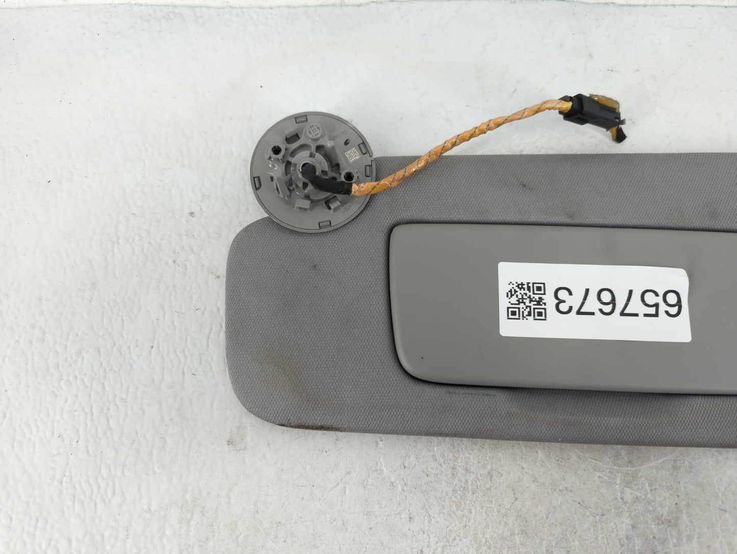 2018-2019 Chevrolet Equinox Sun Visor Shade Replacement Driver Left Mirror Fits Fits 2018 2019 OEM Used Auto Parts - Oemused