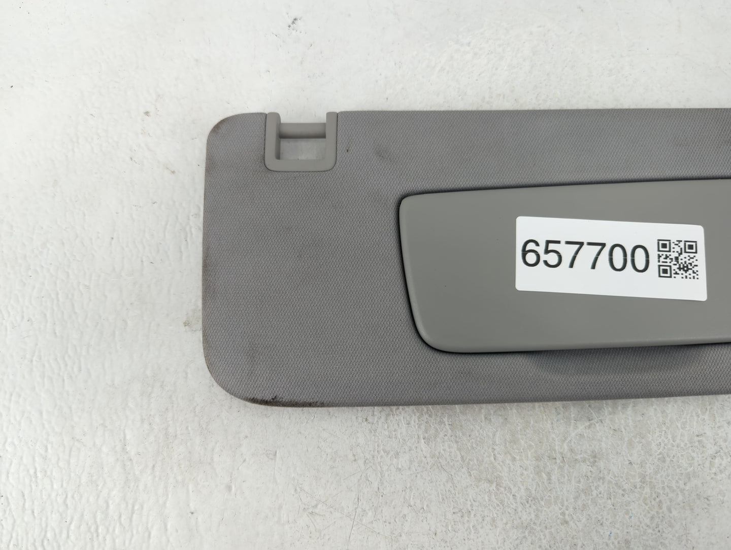 2018-2019 Chevrolet Equinox Sun Visor Shade Replacement Passenger Right Mirror Fits Fits 2018 2019 OEM Used Auto Parts - Oem