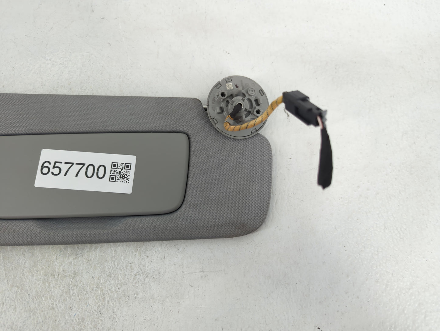 2018-2019 Chevrolet Equinox Sun Visor Shade Replacement Passenger Right Mirror Fits Fits 2018 2019 OEM Used Auto Parts - Oem