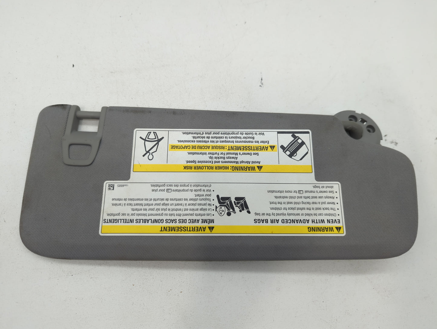 2018-2019 Chevrolet Equinox Sun Visor Shade Replacement Driver Left Mirror Fits Fits 2018 2019 OEM Used Auto Parts - Oemused