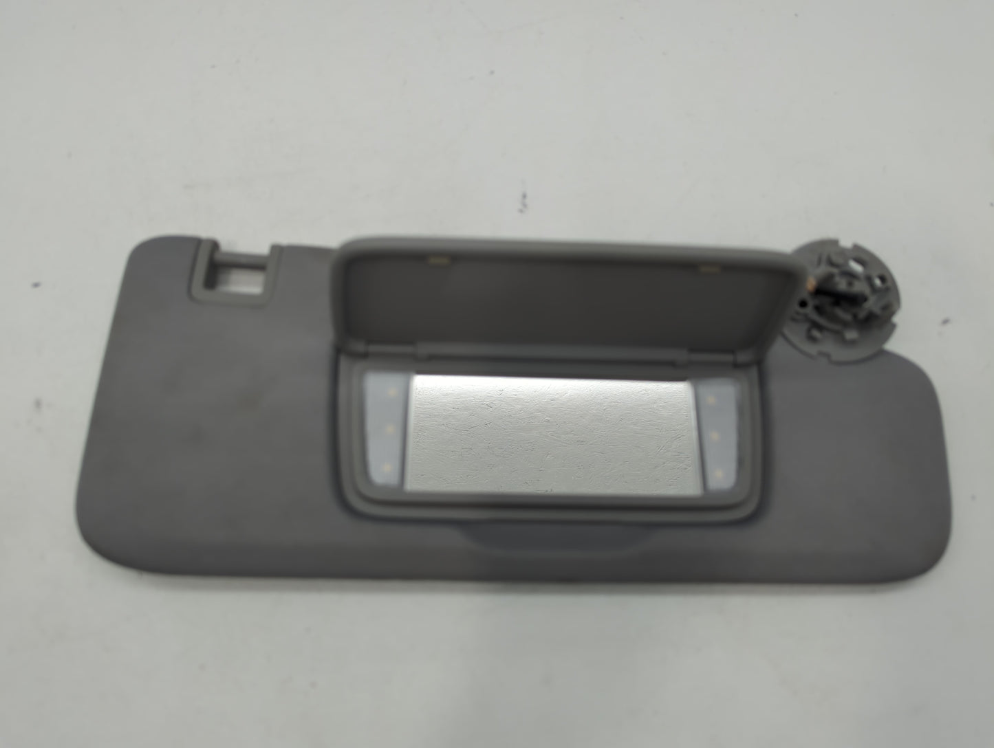 2018-2019 Chevrolet Equinox Sun Visor Shade Replacement Passenger Right Mirror Fits Fits 2018 2019 OEM Used Auto Parts - Oem