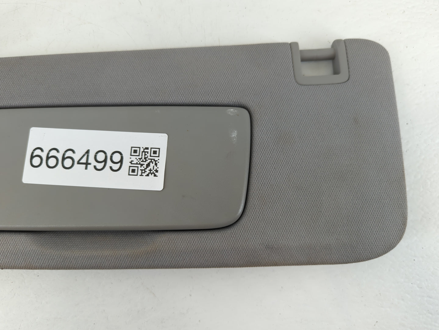 2018-2019 Chevrolet Equinox Sun Visor Shade Replacement Driver Left Mirror Fits Fits 2018 2019 OEM Used Auto Parts - Oemused