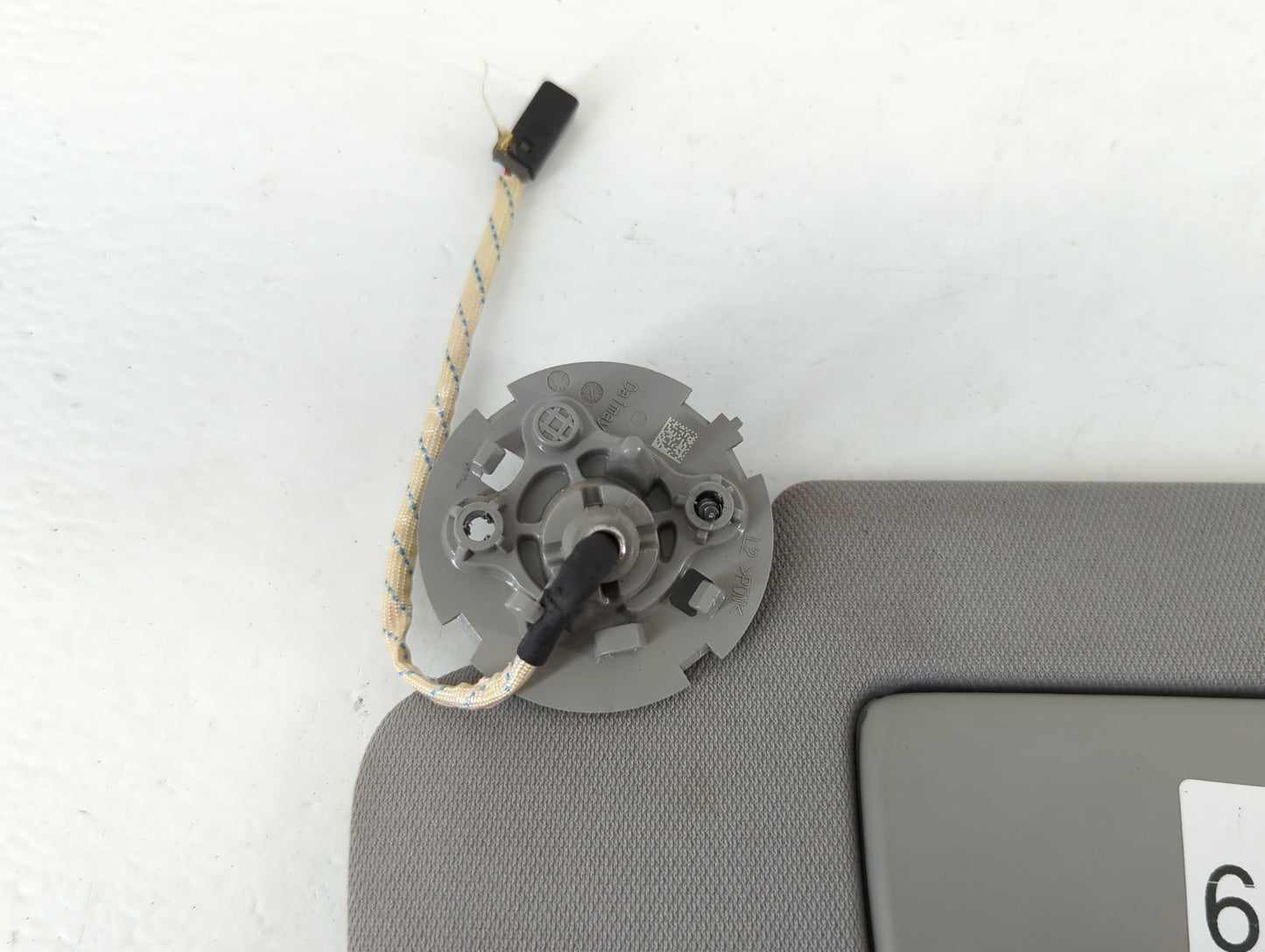 2018-2019 Chevrolet Equinox Sun Visor Shade Replacement Driver Left Mirror Fits Fits 2018 2019 OEM Used Auto Parts - Oemused