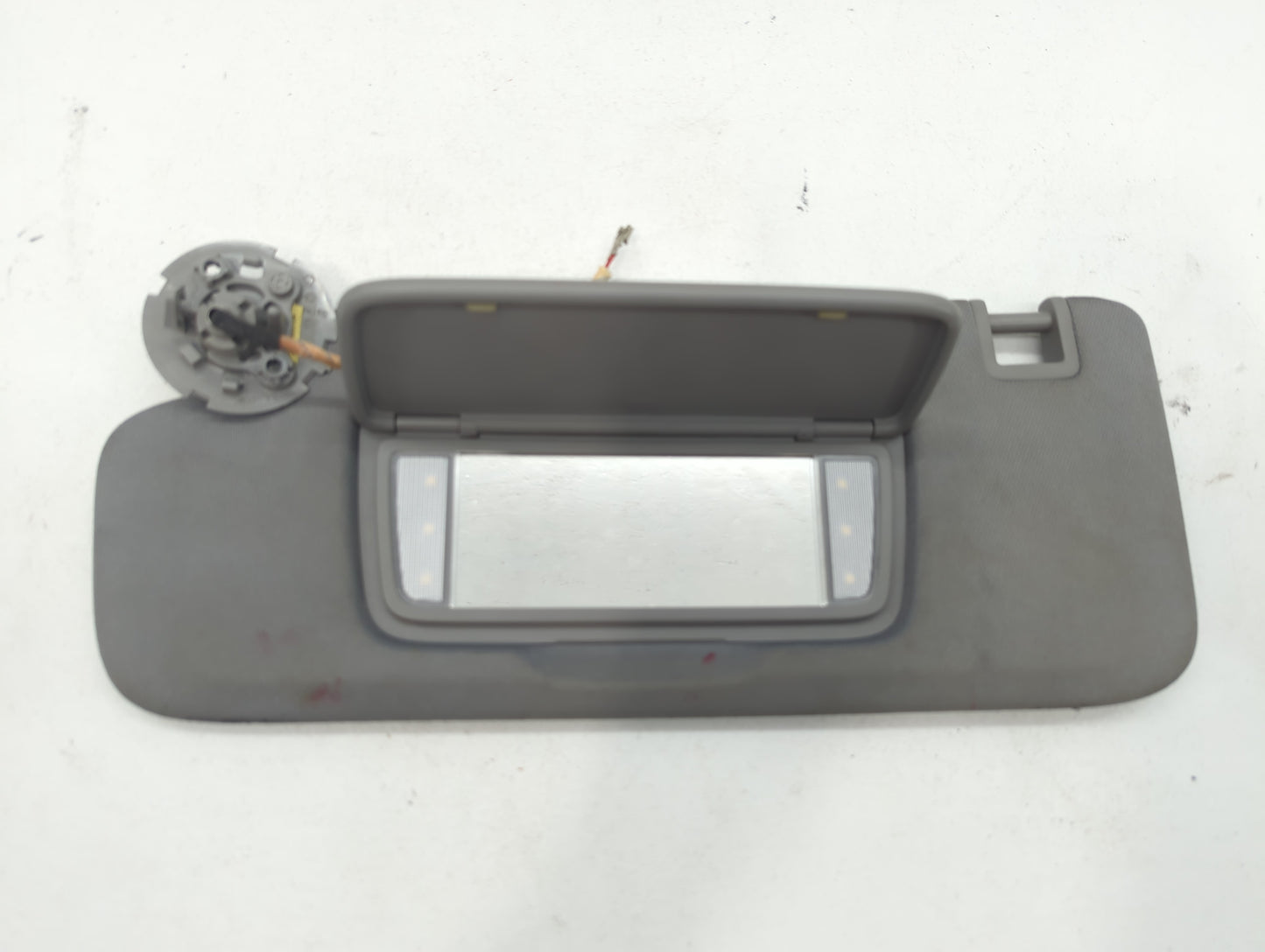 2018-2019 Chevrolet Equinox Sun Visor Shade Replacement Driver Left Mirror Fits Fits 2018 2019 OEM Used Auto Parts - Oemused